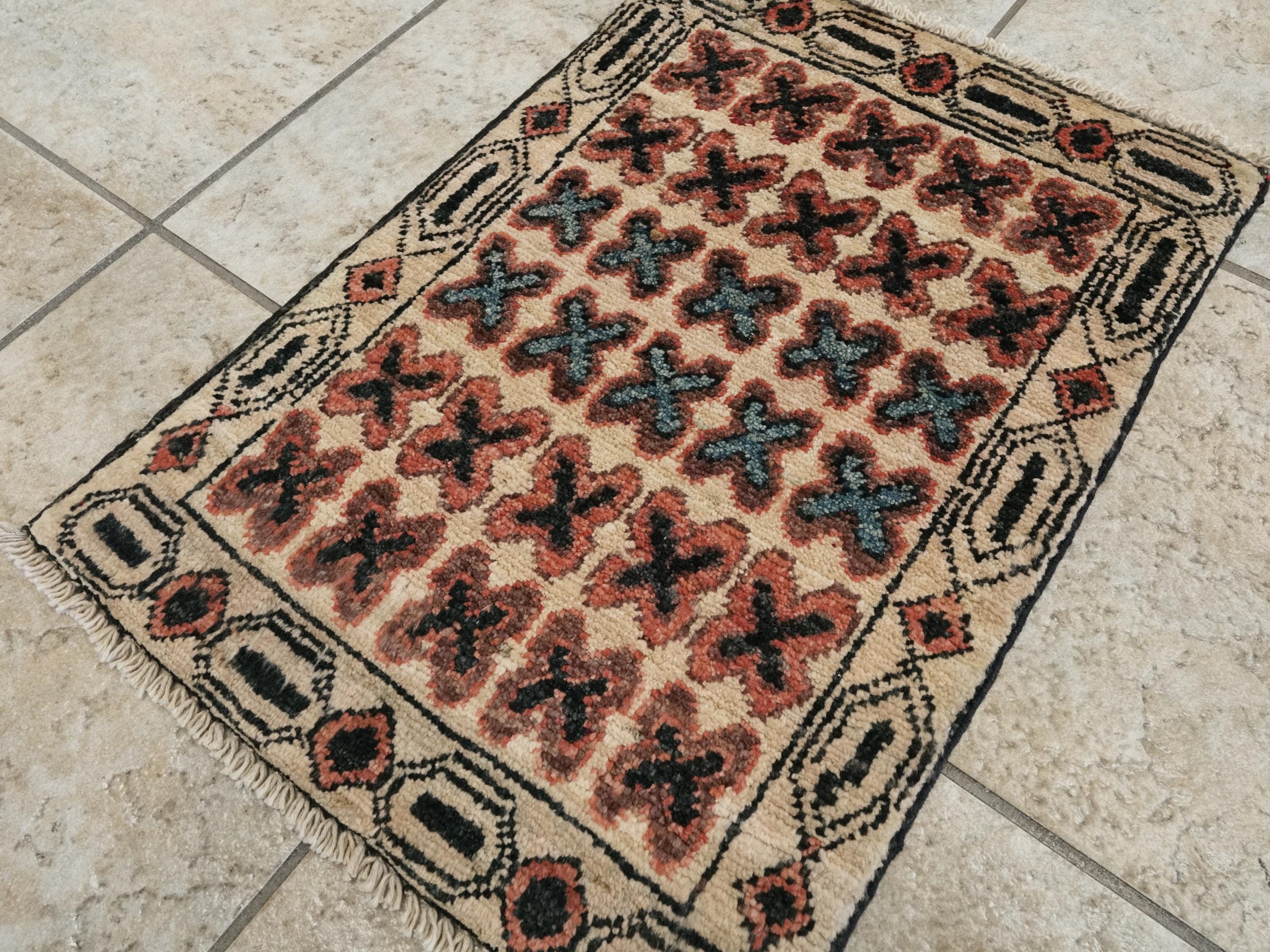 1x2 Ft Hand Knotted Wool Gabbeh Rug - Beige Tribal Accent Rug