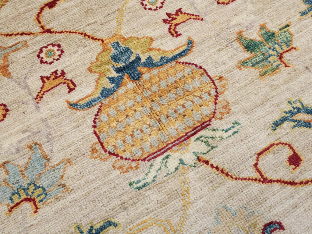 5x7 Ft Beige Serapi Rug - Hand Knotted Oriental Area Rug - Floral Design
