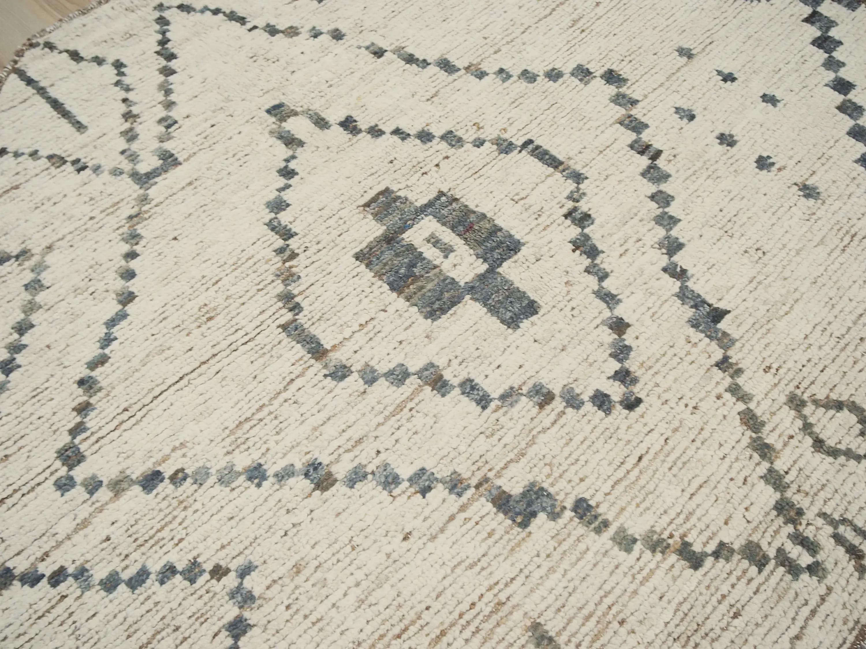 5x5 Ft Beige Moroccan Rug - Round Tribal Wool Rug