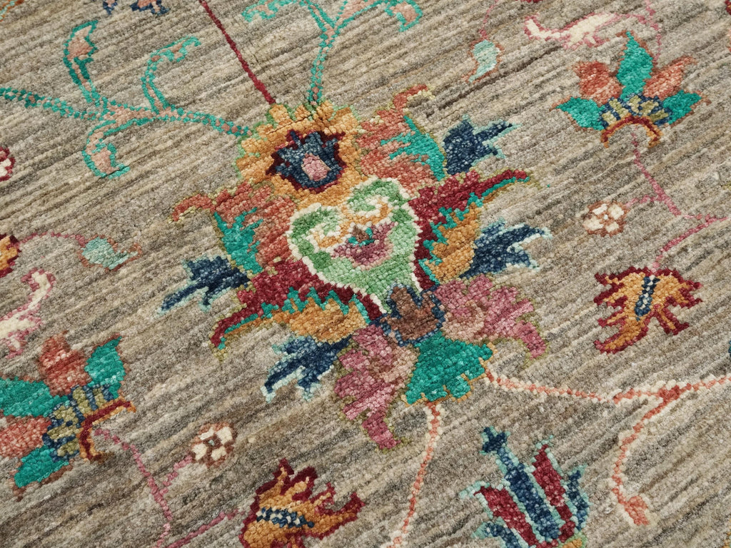5x7 Ft Brown Serapi Rug - Hand Knotted Oriental Rug - Floral Design