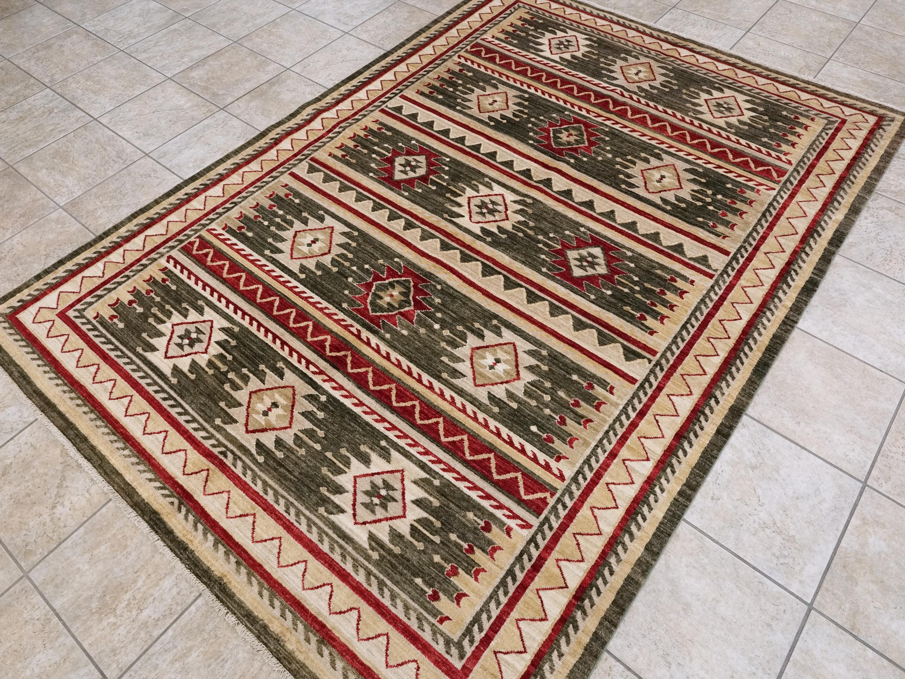 6x9 Ft Green & Red Heriz Rug - Oriental Area Rug - Persian Design