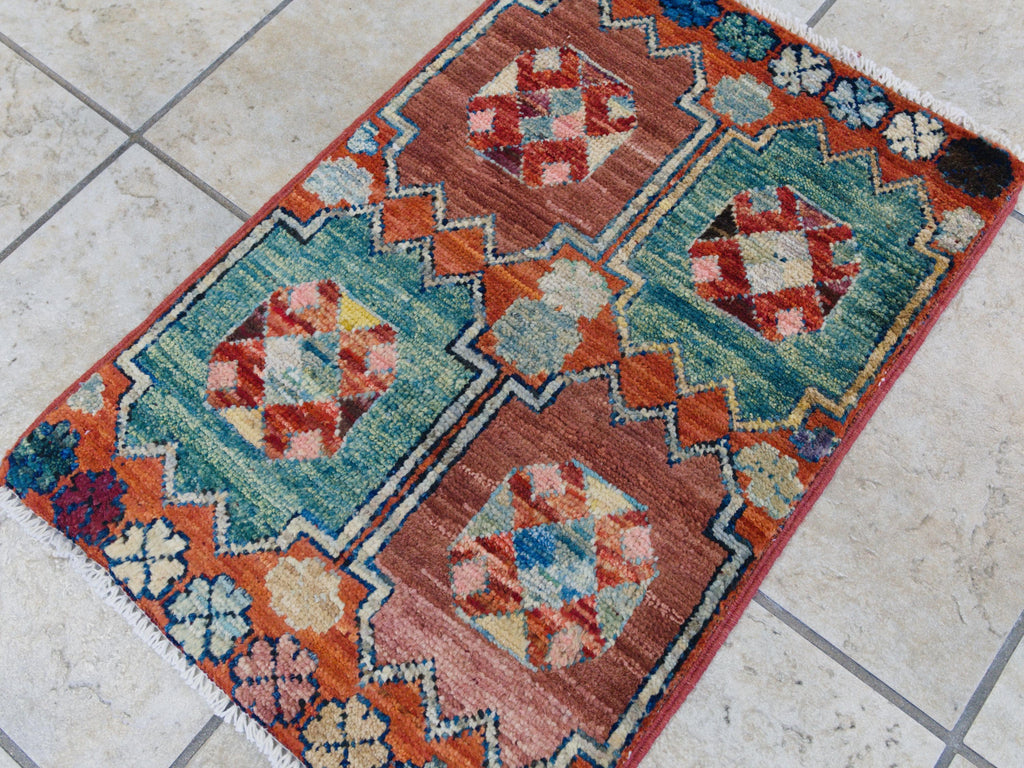 1x2 Ft Red & Green Heriz Rug - Wool Accent Rug