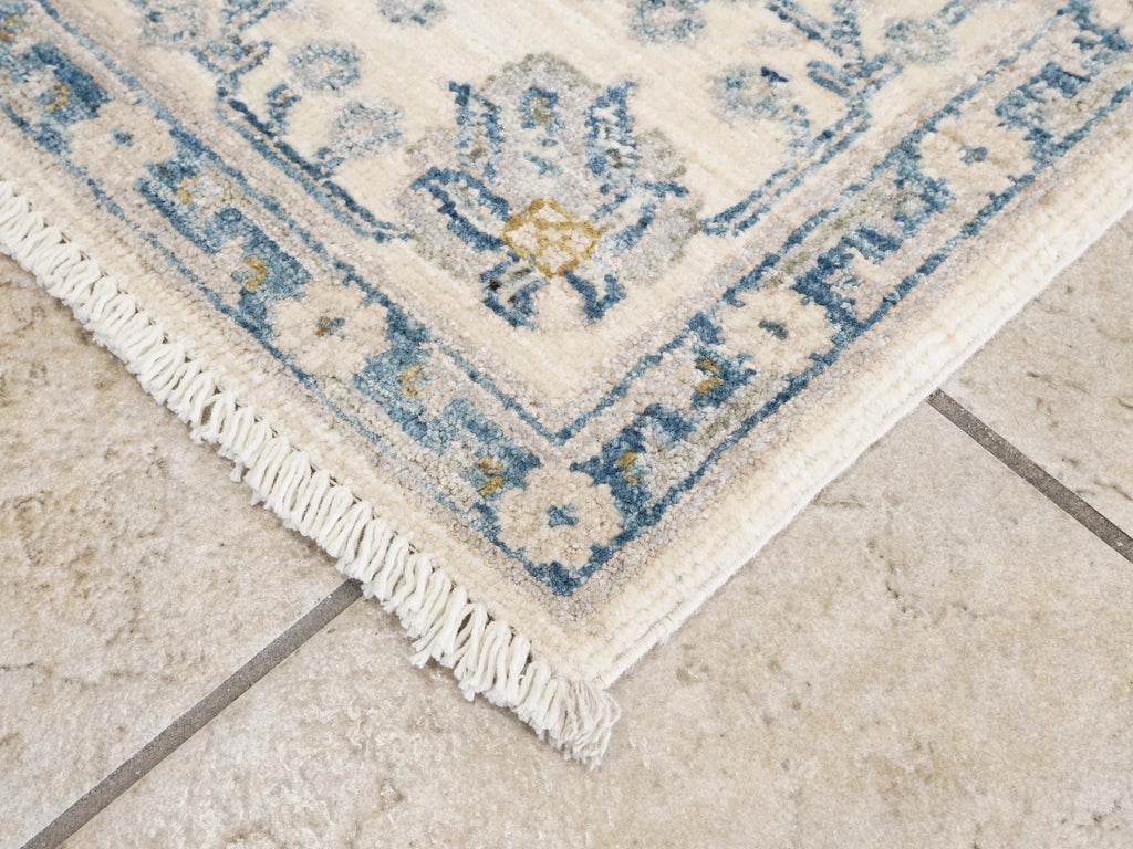 5x7 Ft Hand Knotted Wool Serapi Rug - White Vintage Persian Rug