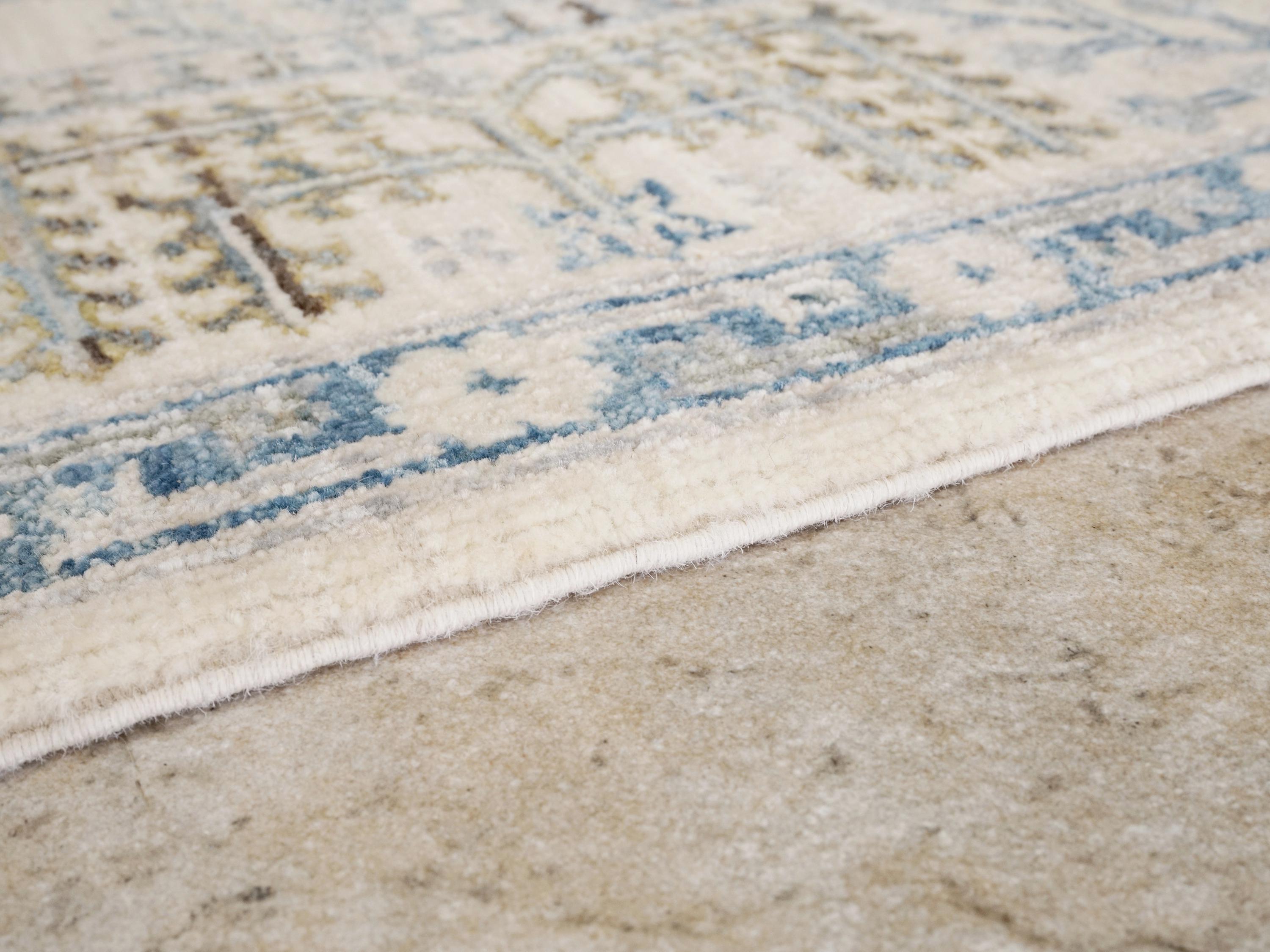 5x7 Ft Hand Knotted Wool Serapi Rug - White Vintage Persian Rug