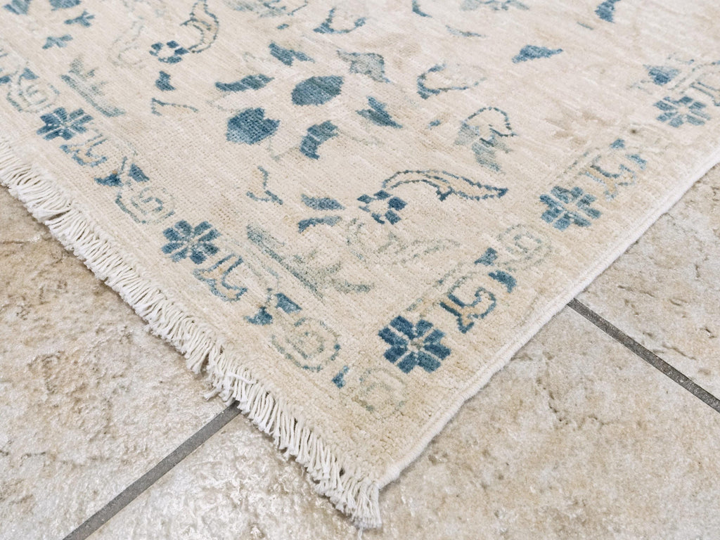 Handmade White Serapi Rug - 4x6 Ft Oriental Area Rug - Floral Design