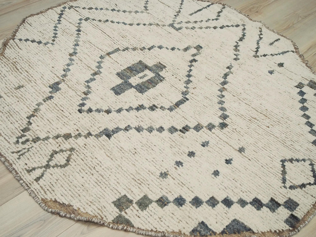 5x5 Ft Beige Moroccan Rug - Round Tribal Wool Rug