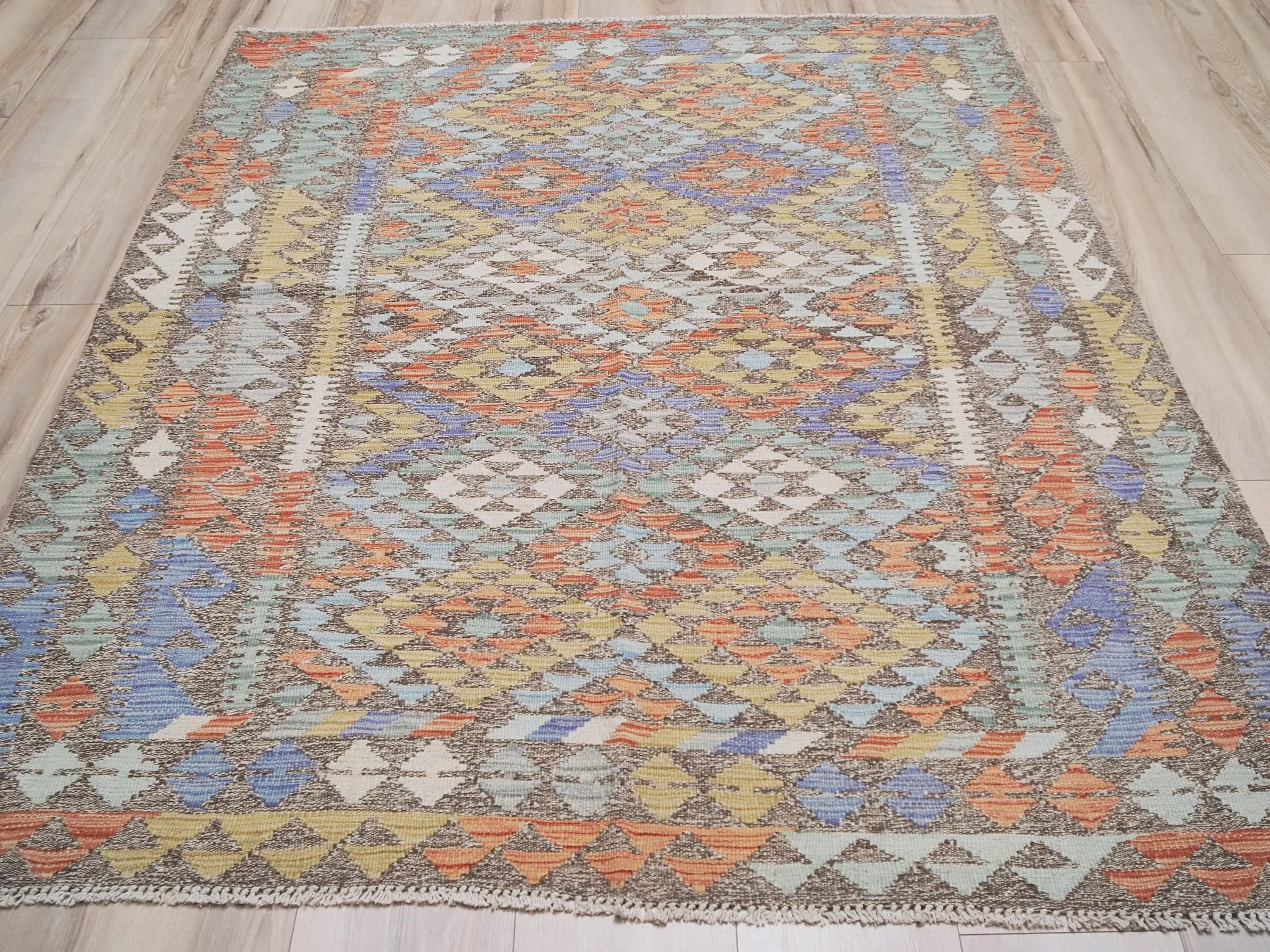 5x7 Ft Colorful Kilim Rug - Handwoven Afghan Flat Weave - Tribal Design