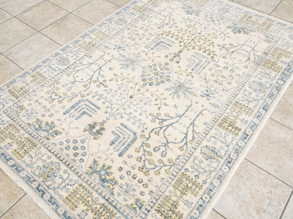 5x7 Ft Hand Knotted Wool Serapi Rug - White Vintage Persian Rug