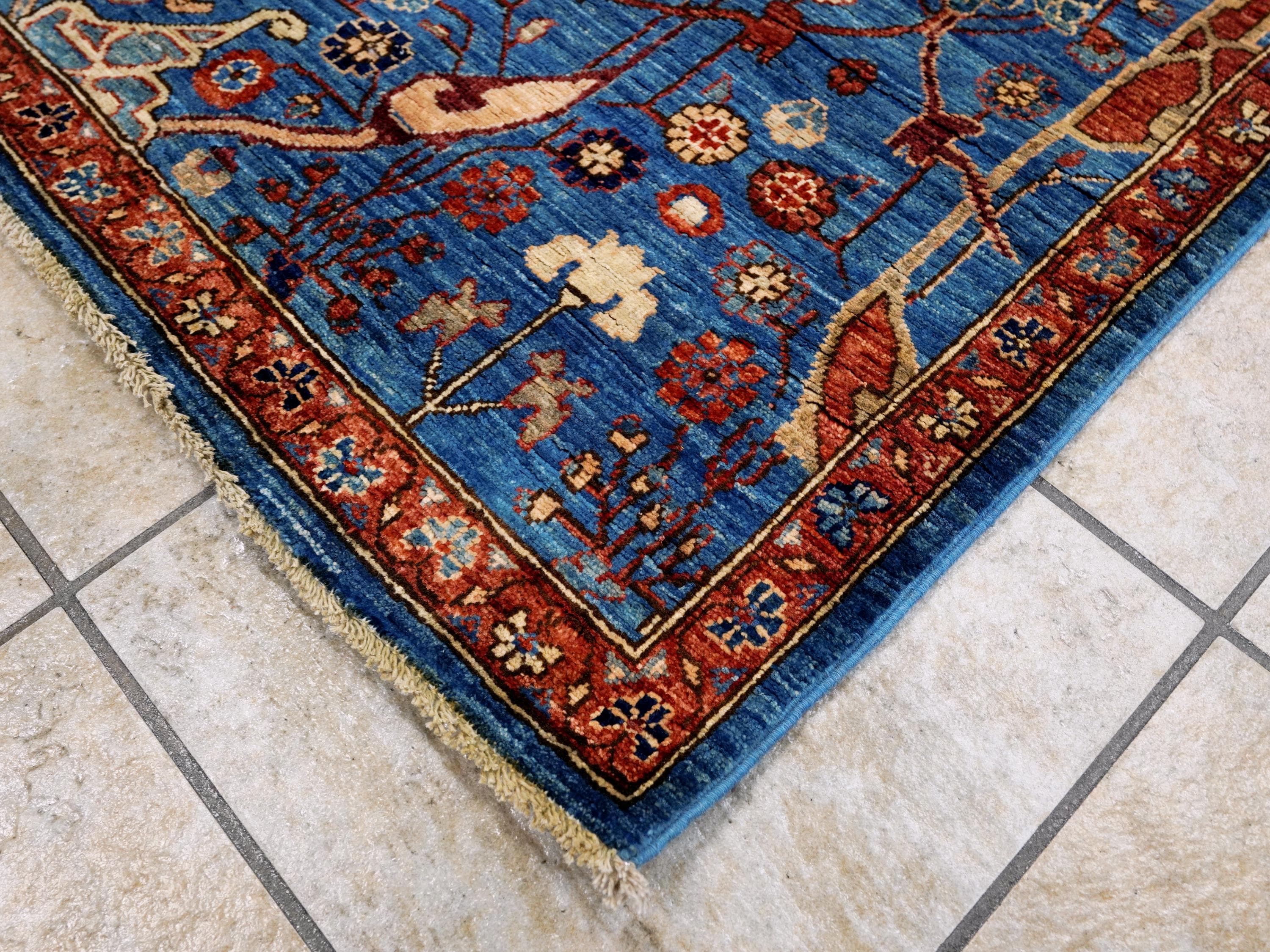 5x7 Ft Blue Serapi Rug - Hand Knotted Oriental Rug - Persian Design