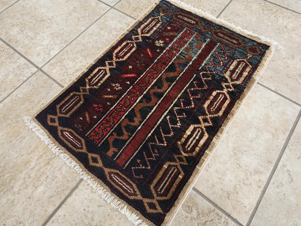 1x2 Ft Hand Knotted Heriz Rug - Black & Red Afghan Wool Accent Rug