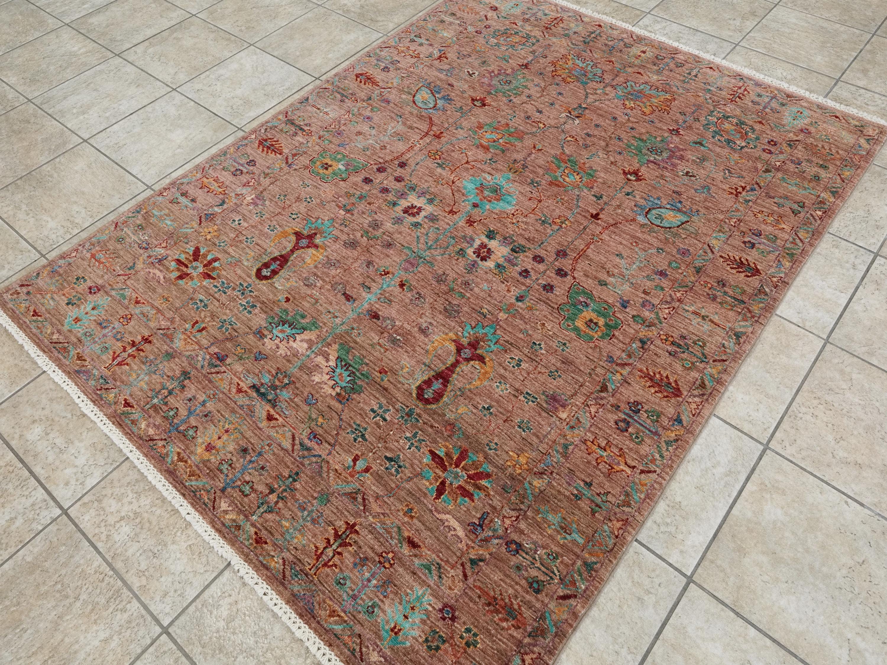 5x7 Ft Pink Serapi Rug - Hand Knotted Oriental Floral Rug