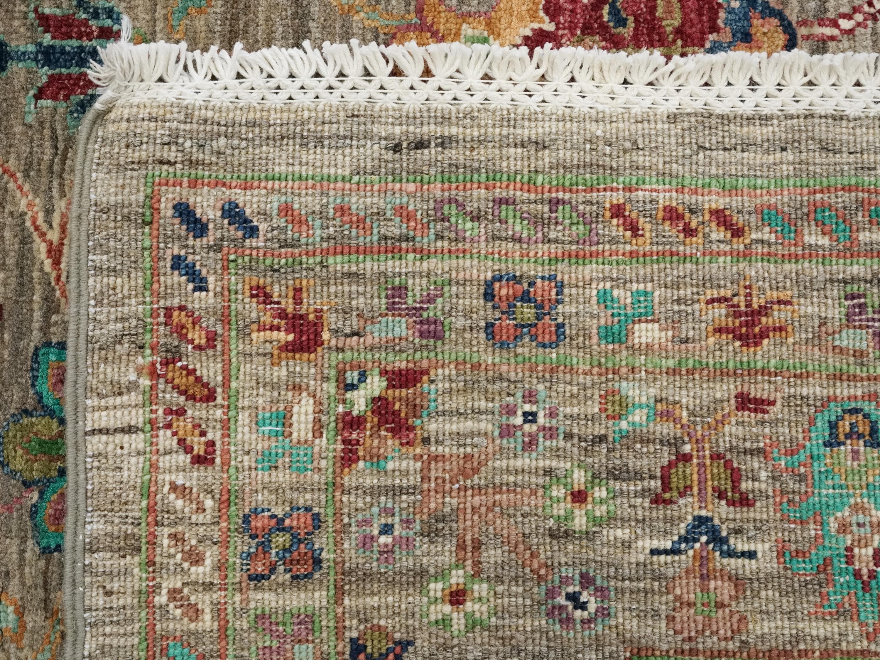 5x7 Ft Brown Serapi Rug - Hand Knotted Oriental Rug - Floral Design