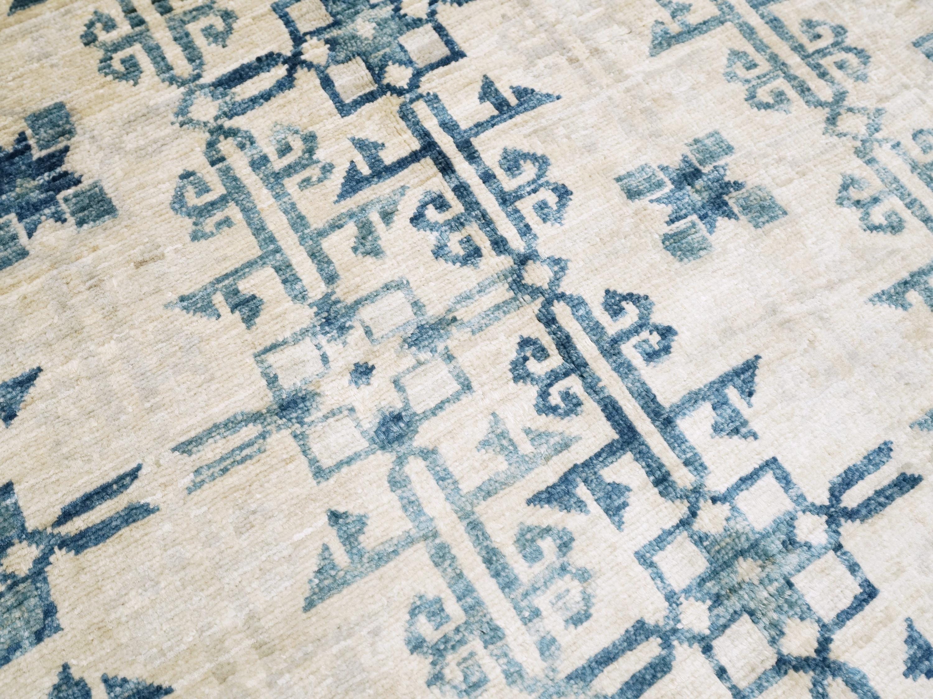 5x8 Ft Blue & White Heriz Rug - Hand Knotted Area Rug