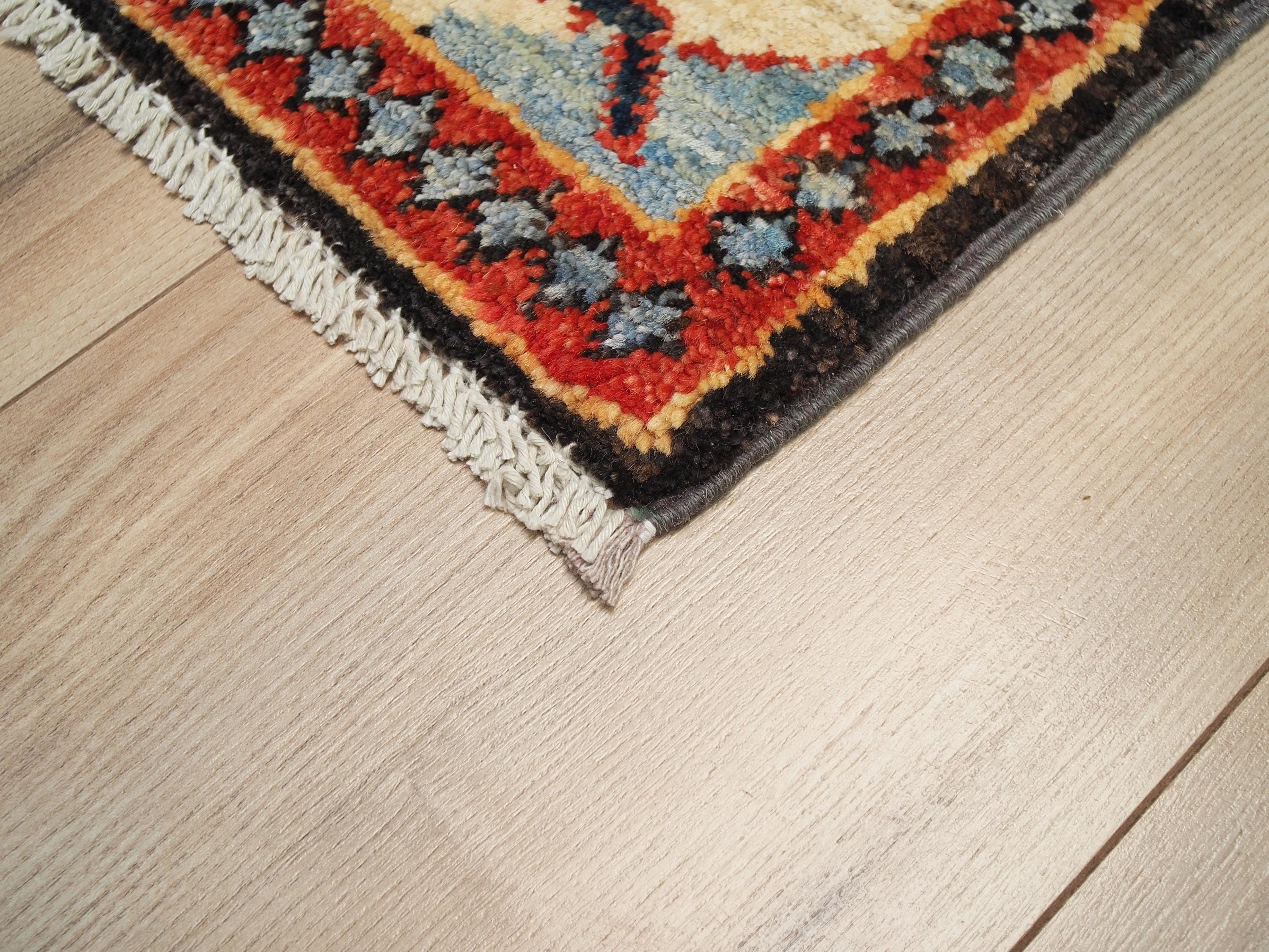 1x2 Ft Hand Knotted Heriz Rug - Beige & Blue Floral Accent Rug