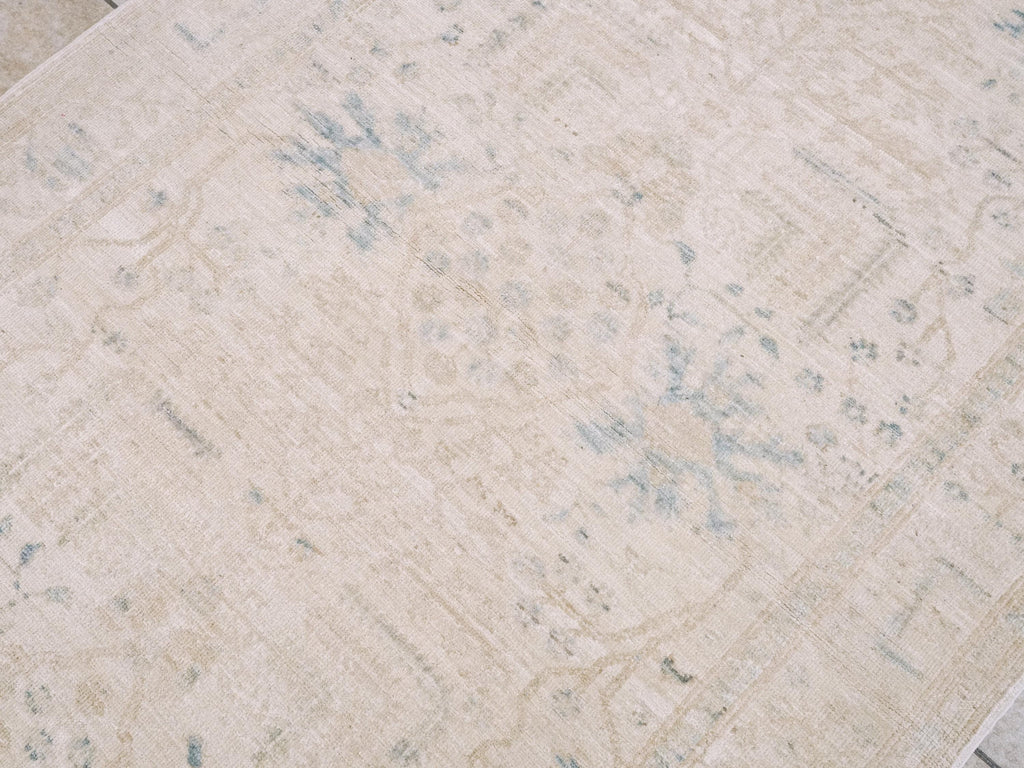 4x6 Light Beige Serapi Rug - Oriental Area Rug - Floral Design
