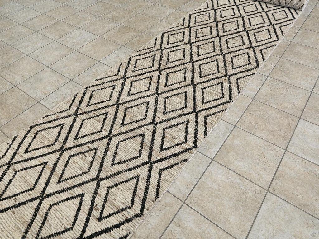 19 Ft White & Black Moroccan Rug - Afghan Wool Hallway Rug