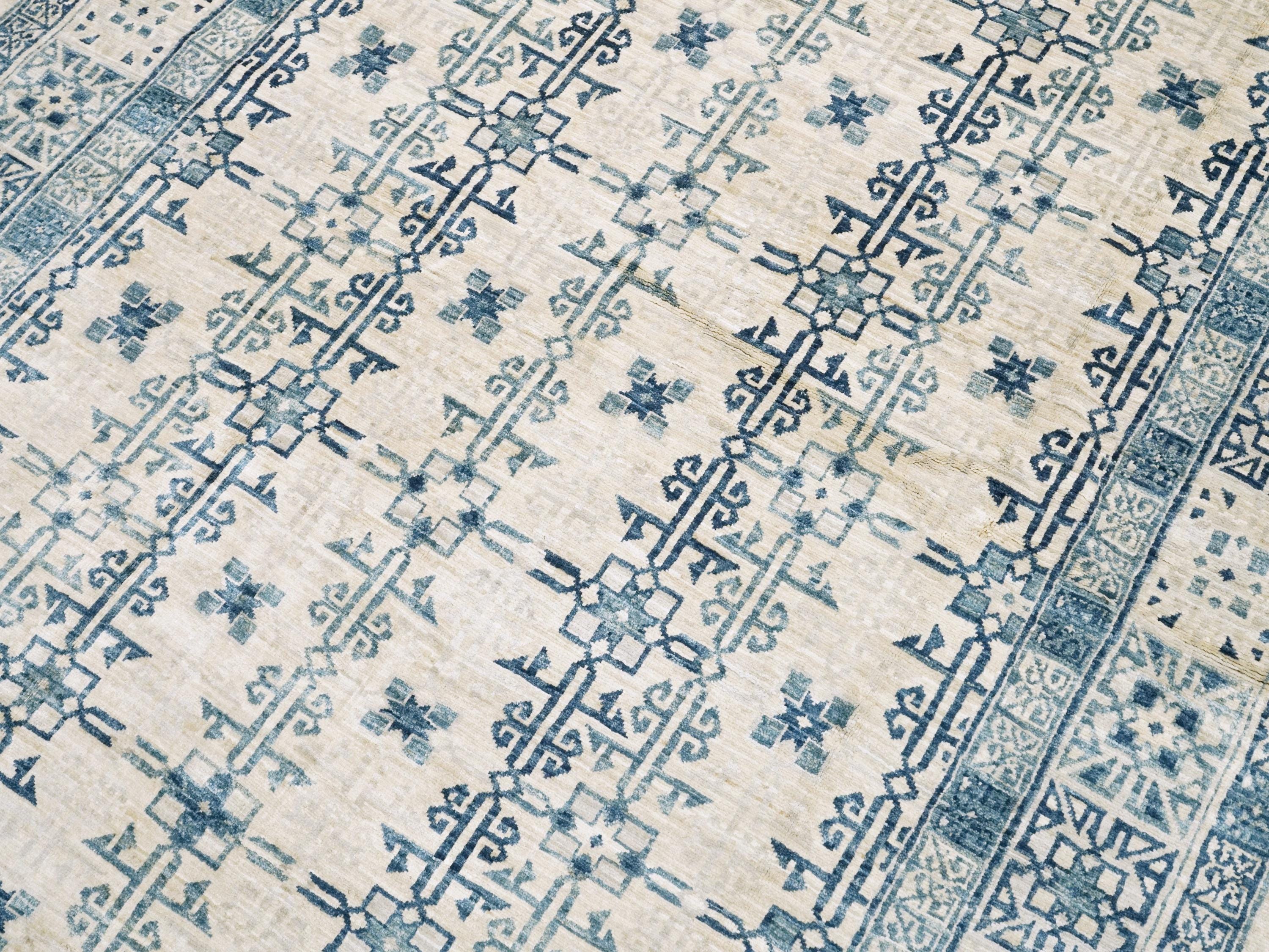 5x8 Ft Blue & White Heriz Rug - Hand Knotted Area Rug