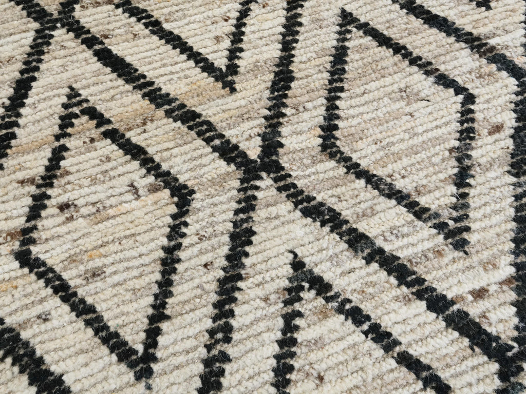19 Ft White & Black Moroccan Rug - Afghan Wool Hallway Rug