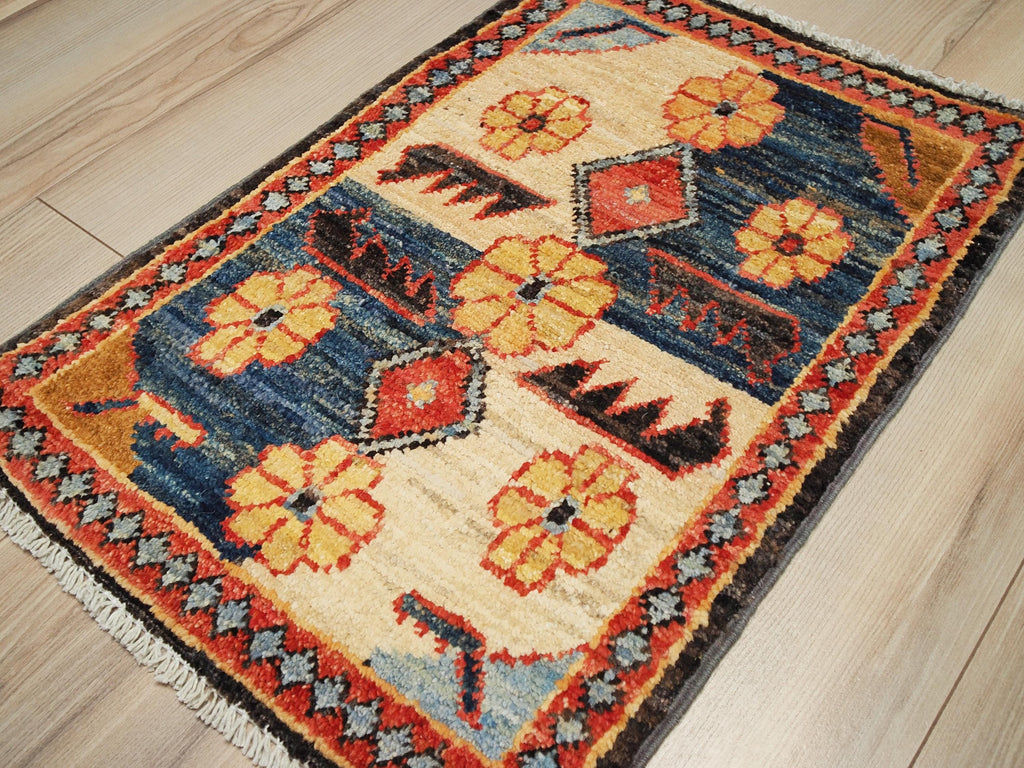 1x2 Ft Hand Knotted Heriz Rug - Beige & Blue Floral Accent Rug