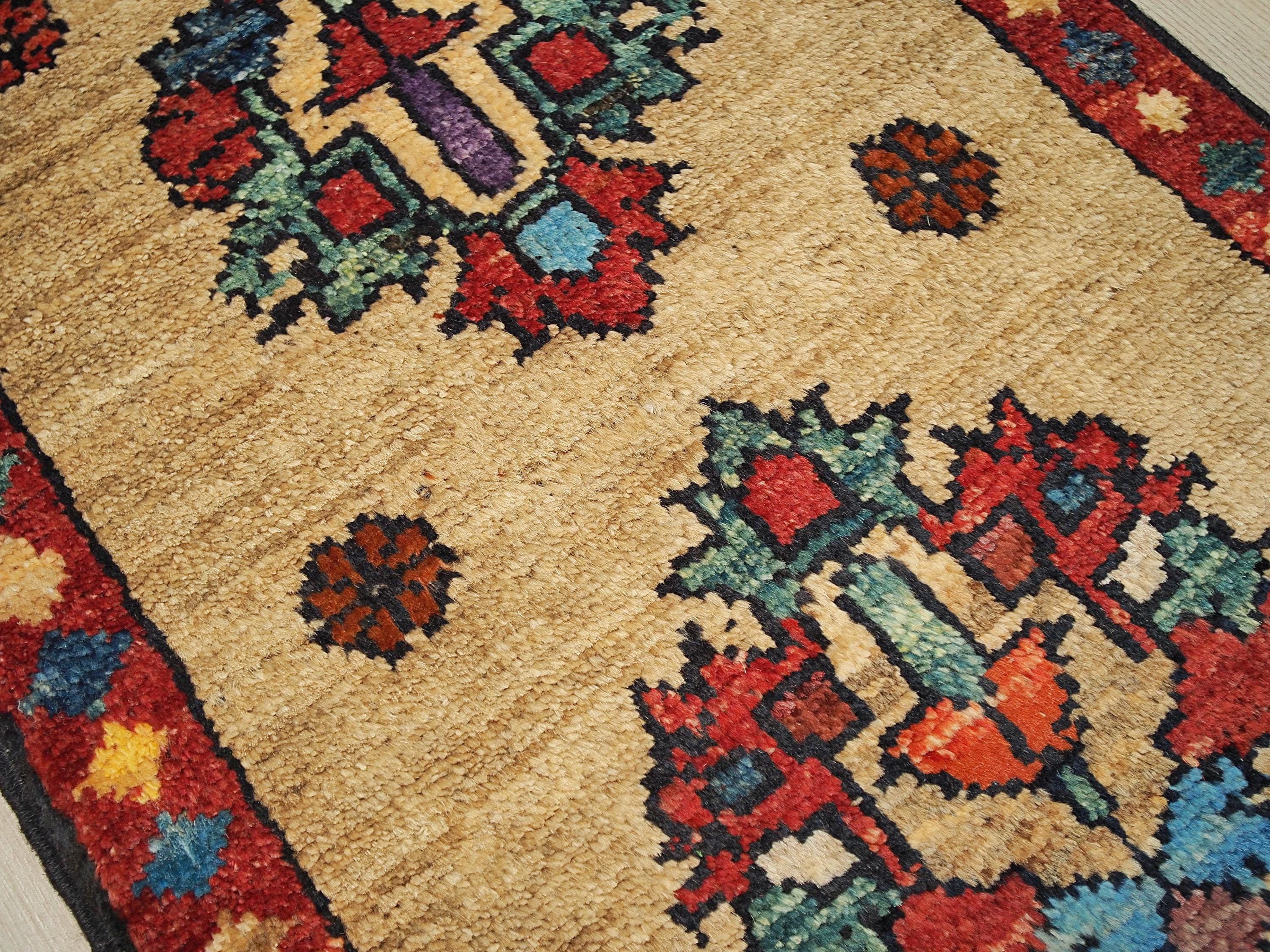 1x2 Ft Hand Knotted Wool Serapi Rug - Beige Floral Accent Rug