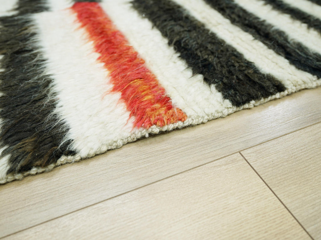 Hand Knotted Wool Moroccan Rug - 5x6 Ft Shaggy Rug
