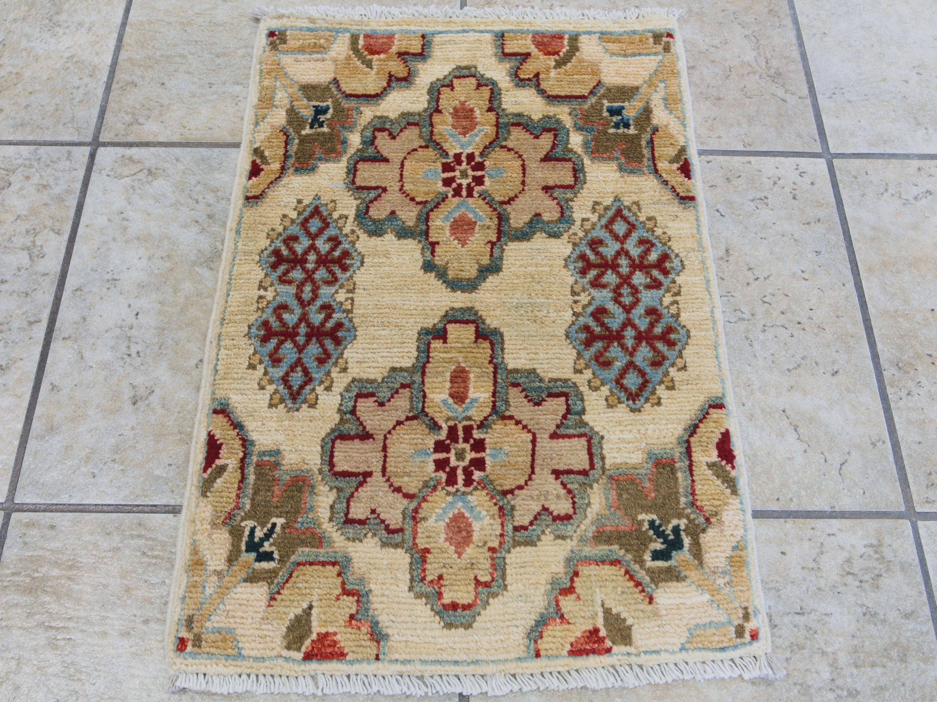 1x2 Ft Beige Serapi Rug - Floral Accent Rug