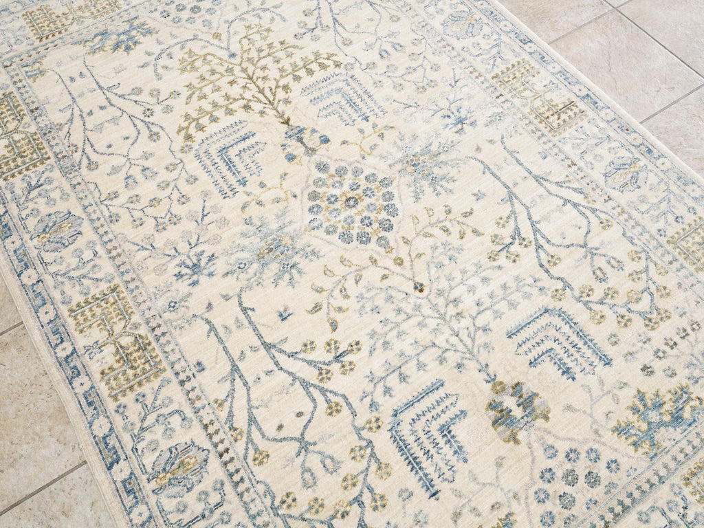 5x7 Ft Hand Knotted Wool Serapi Rug - White Vintage Persian Rug