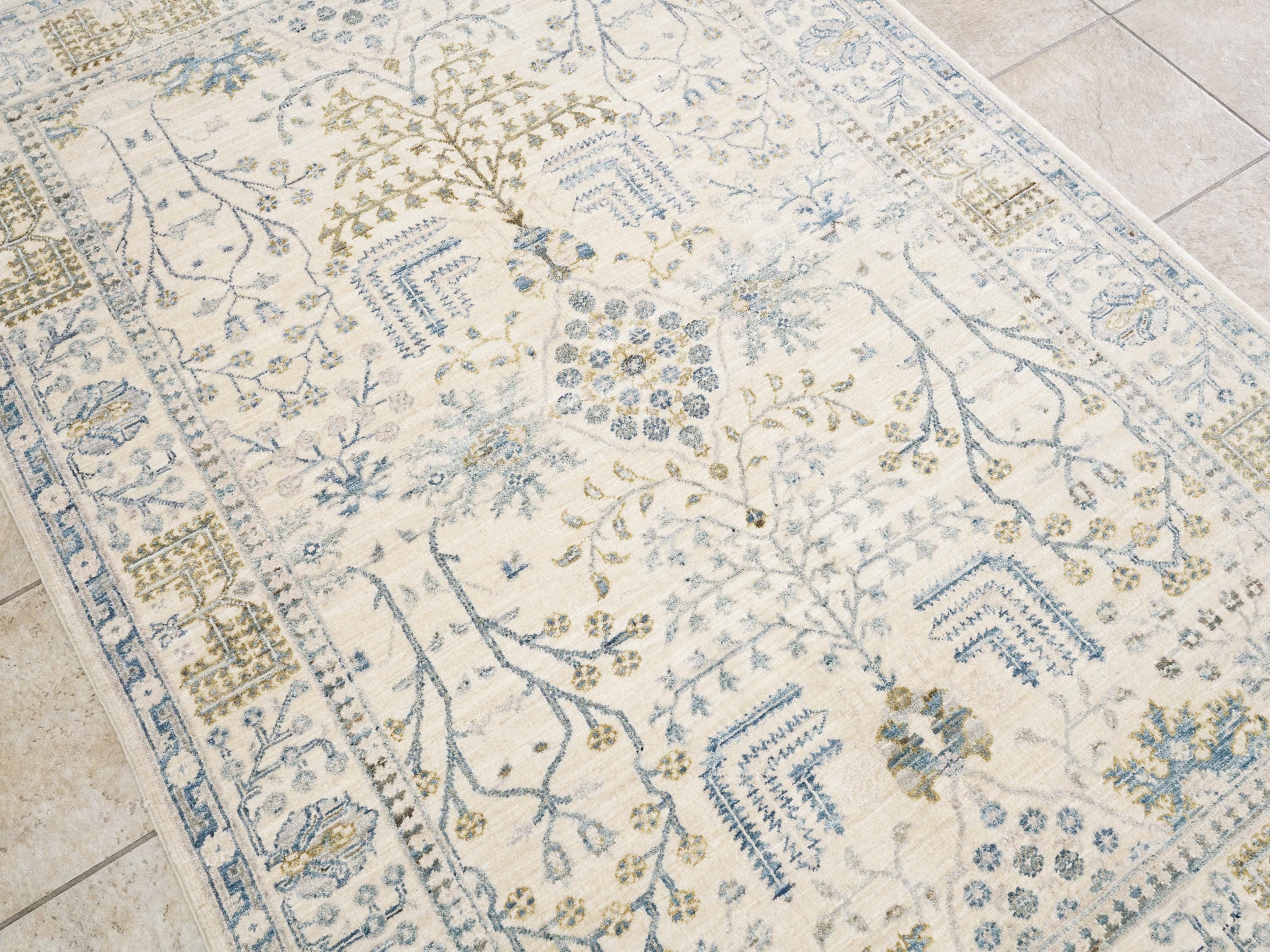 5x7 Ft Hand Knotted Wool Serapi Rug - White Vintage Persian Rug