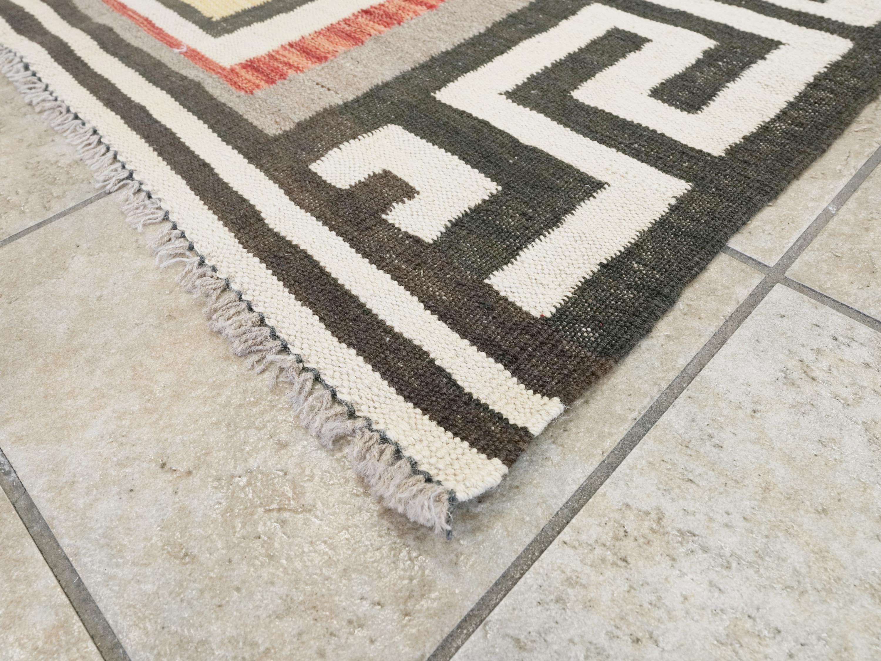 8x10 Ft Navajo Kilim - Traditional Flatweave rug - Tribal Design