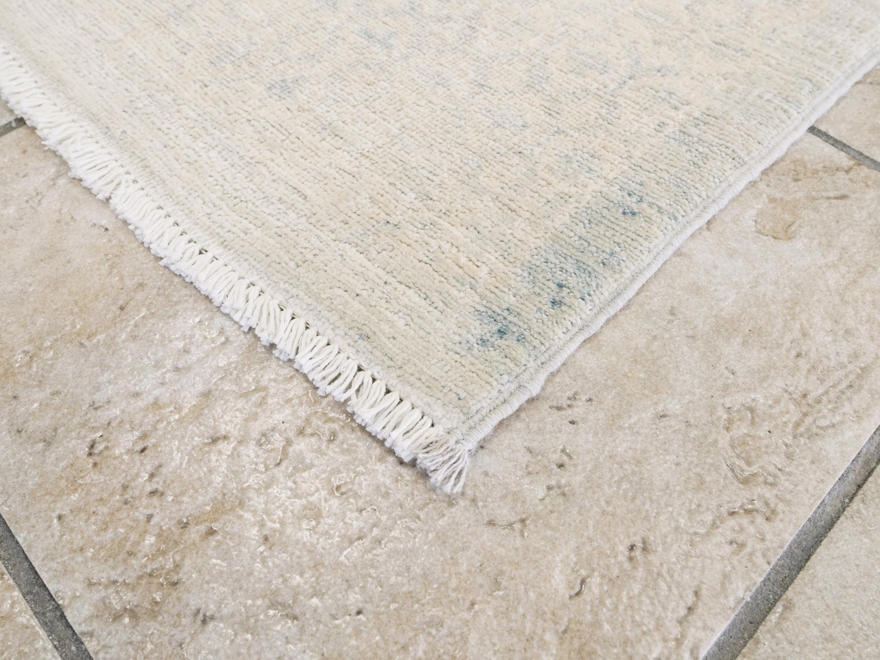 6x9 Ft White Heriz Rug - Hand Knotted Oriental Area Rug