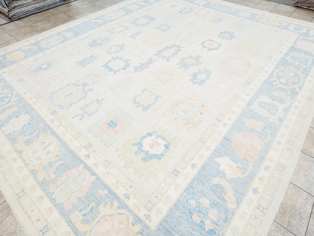 12x15 Ft Muted Ushak Rug - Traditional Wool Area Rug - White & Blue Turkish design