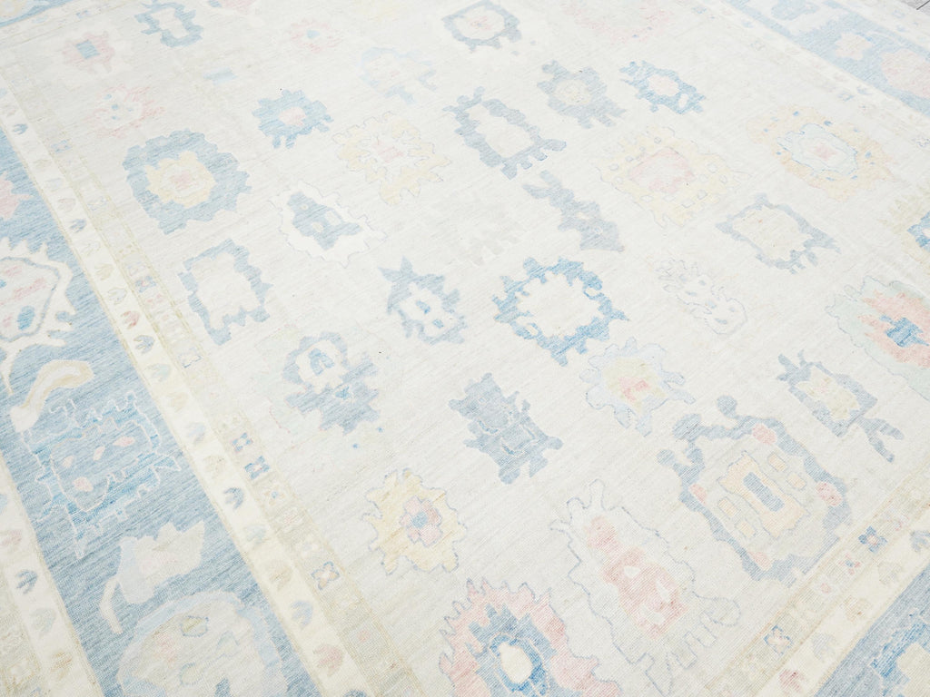 12x15 Ft Muted Ushak Rug - Traditional Wool Area Rug - White & Blue Turkish design
