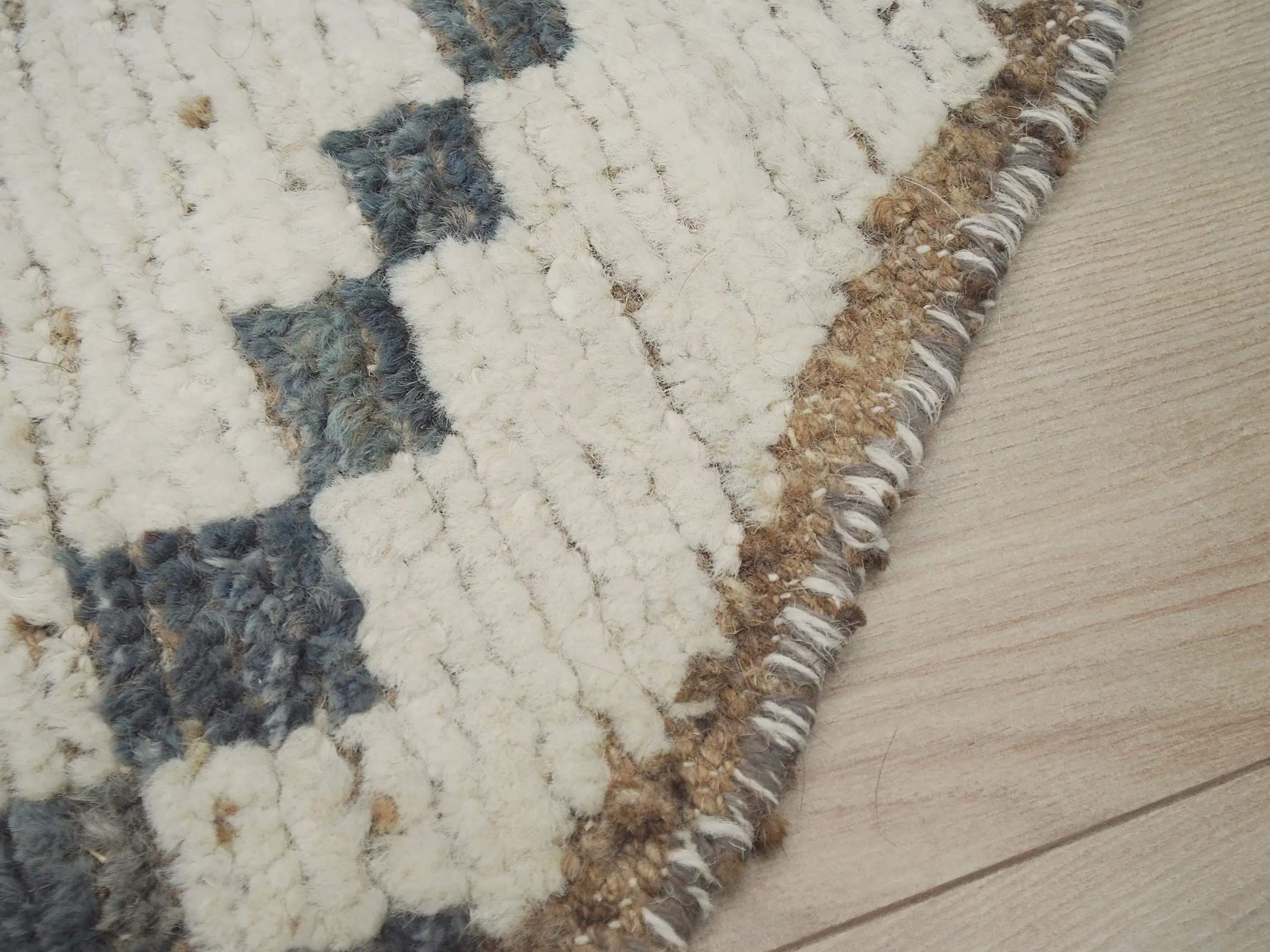5x5 Ft Beige Moroccan Rug - Round Tribal Wool Rug