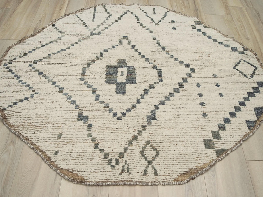 5x5 Ft Beige Moroccan Rug - Round Tribal Wool Rug