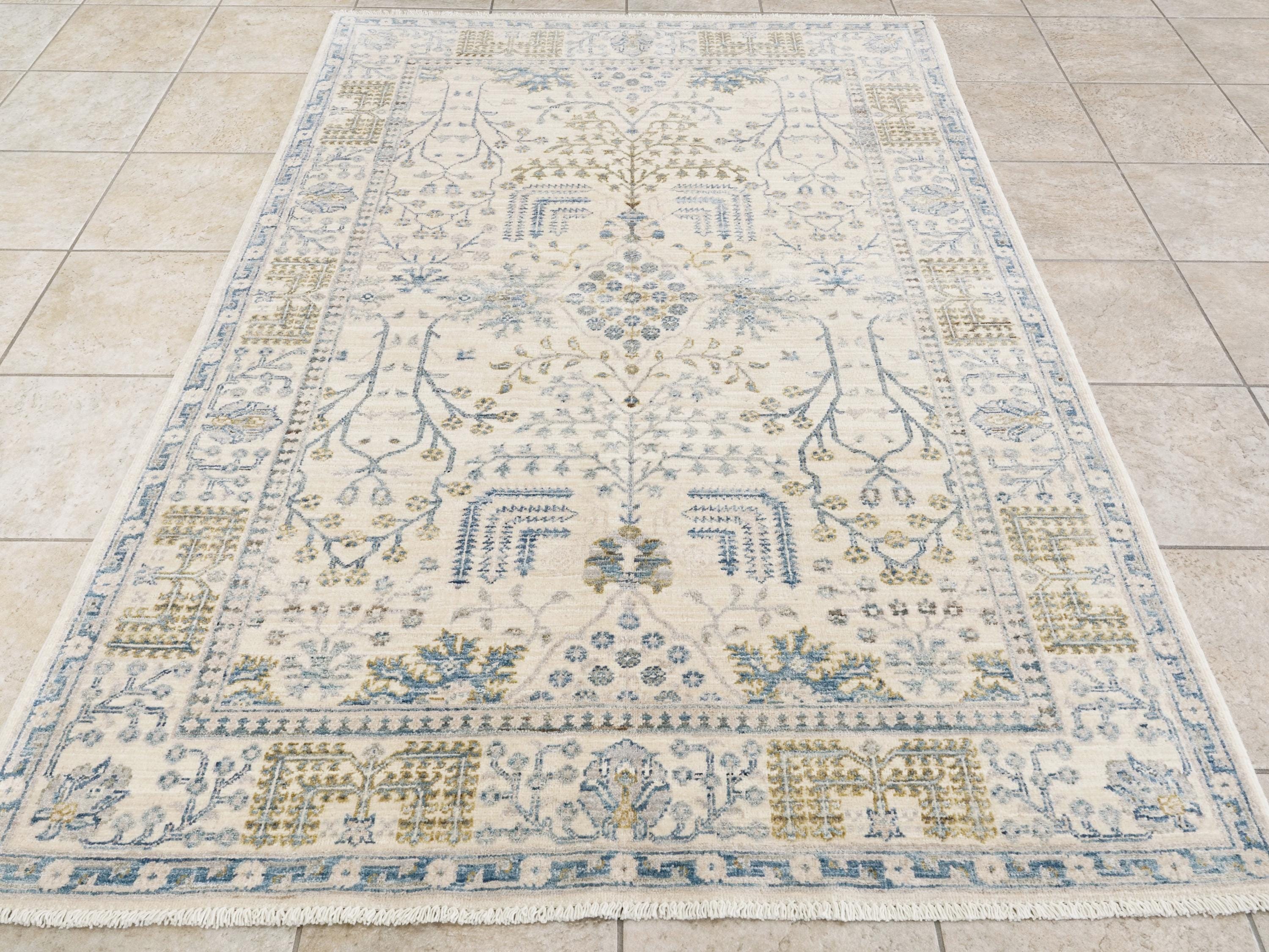5x7 Ft Hand Knotted Wool Serapi Rug - White Vintage Persian Rug