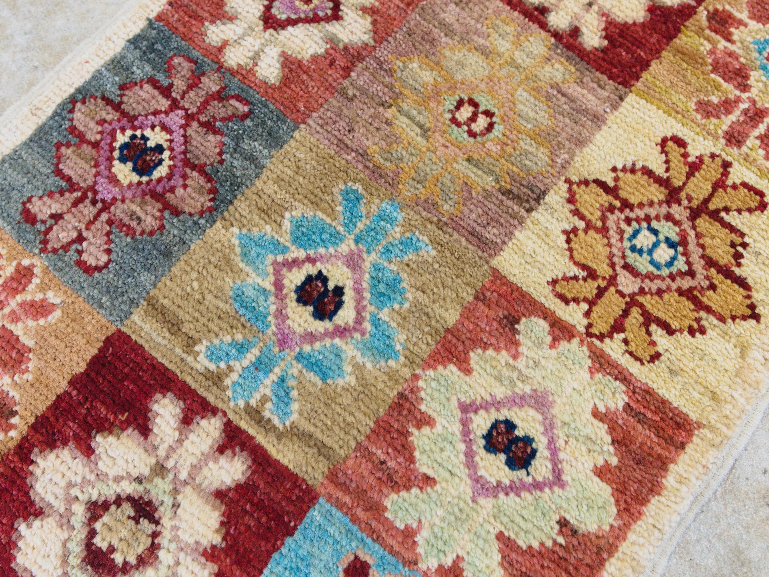 1x2 Ft Colorful Serapi Rug - Floral Accent Rug