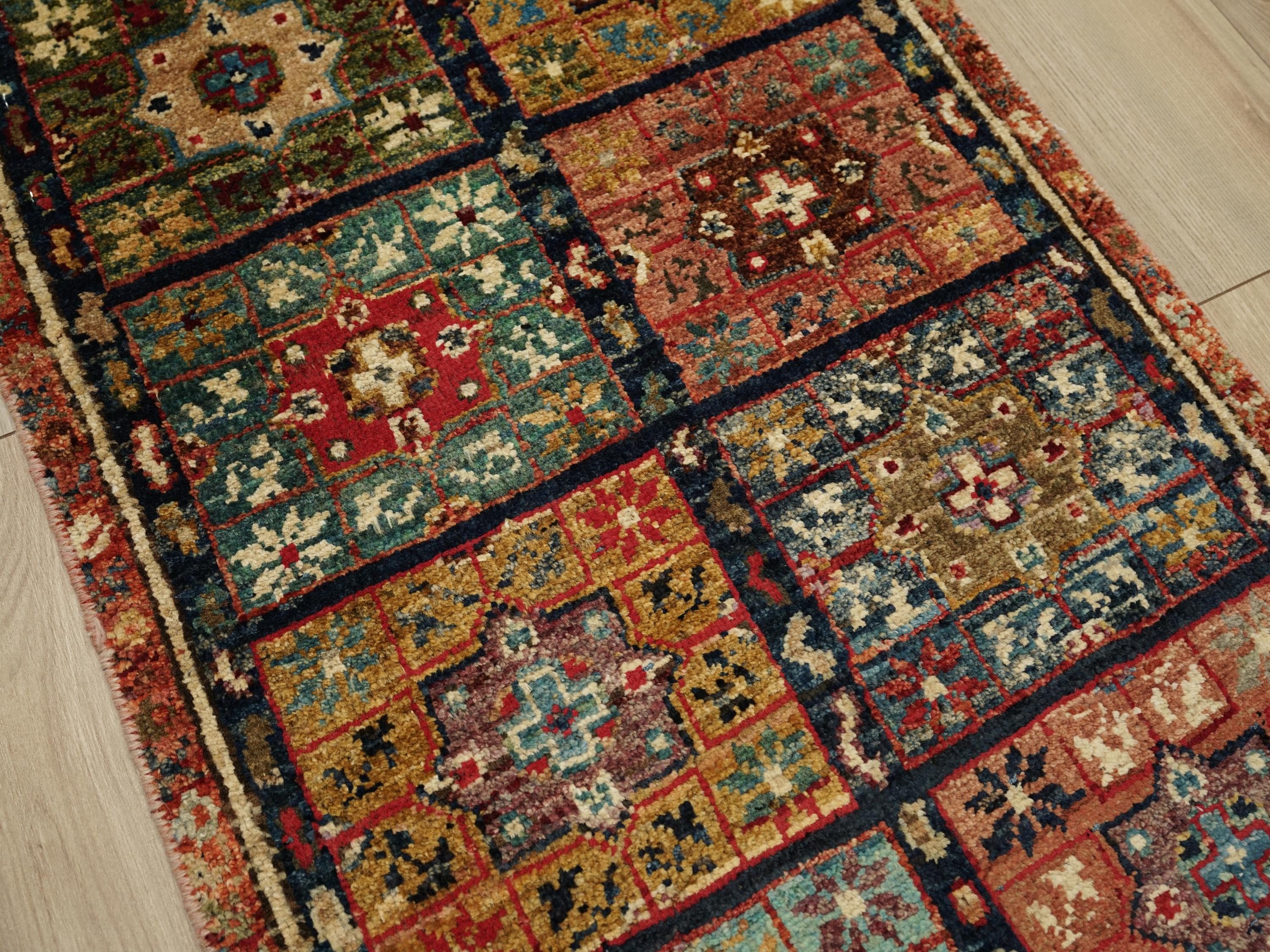 2x3 Ft Hand Knotted Heriz Rug - Wool Accent Rug