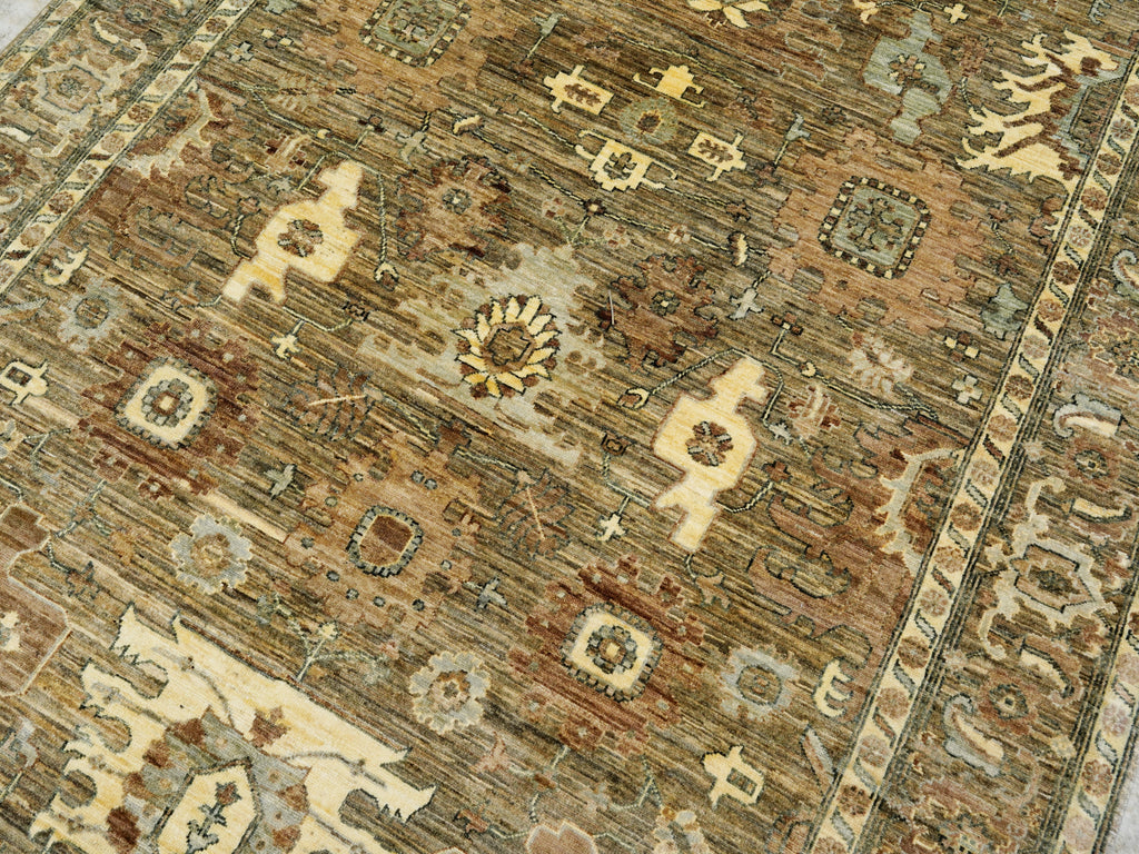 6x9 Ft Neutral Serapi Rug - Oriental Area Rug - Beige Brown Floral Design