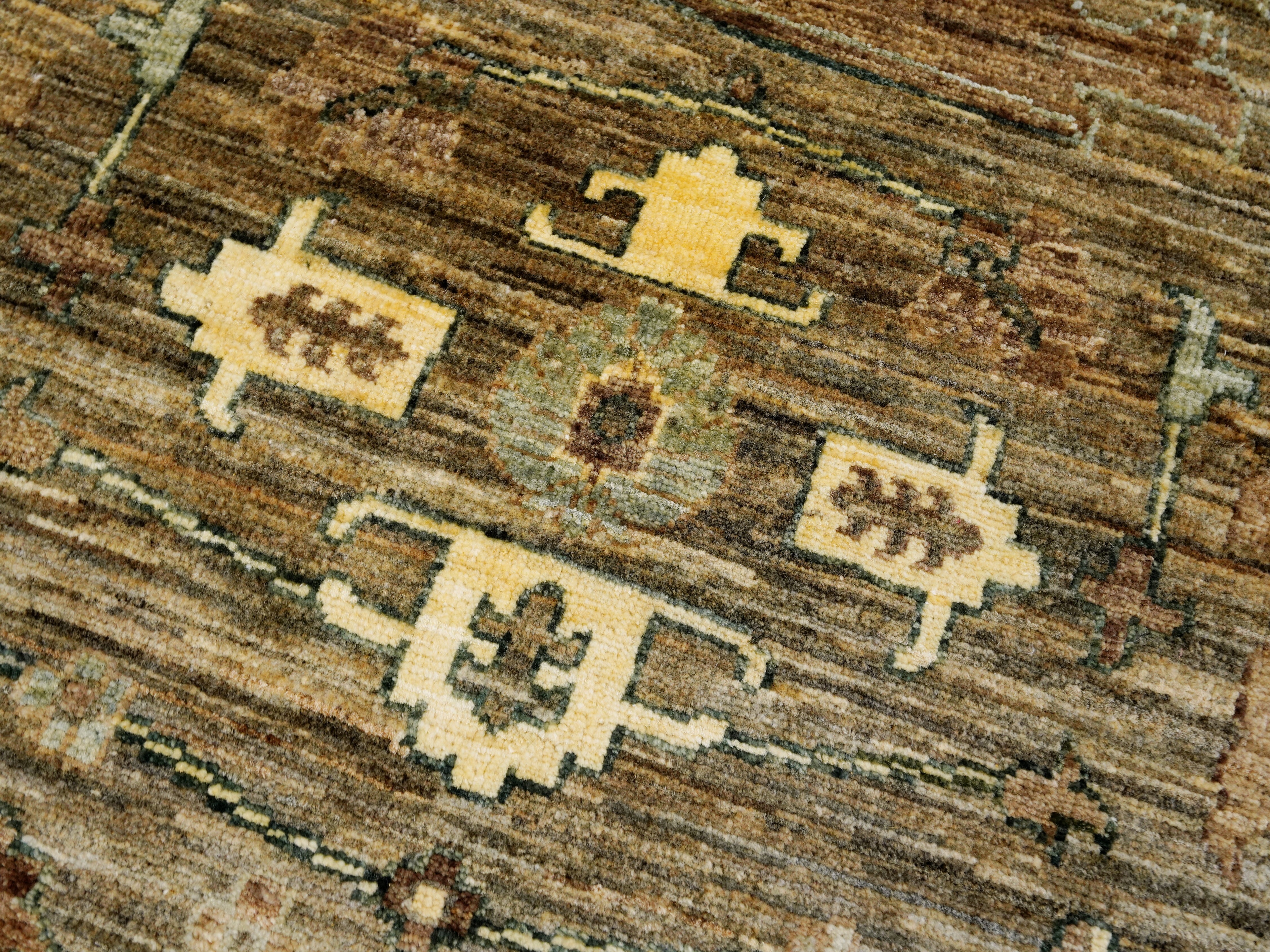 6x9 Ft Neutral Serapi Rug - Oriental Area Rug - Beige Brown Floral Design