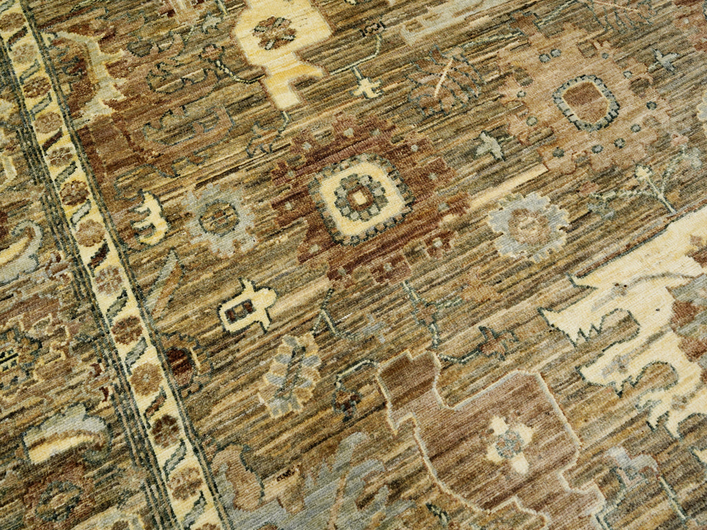 6x9 Ft Neutral Serapi Rug - Oriental Area Rug - Beige Brown Floral Design