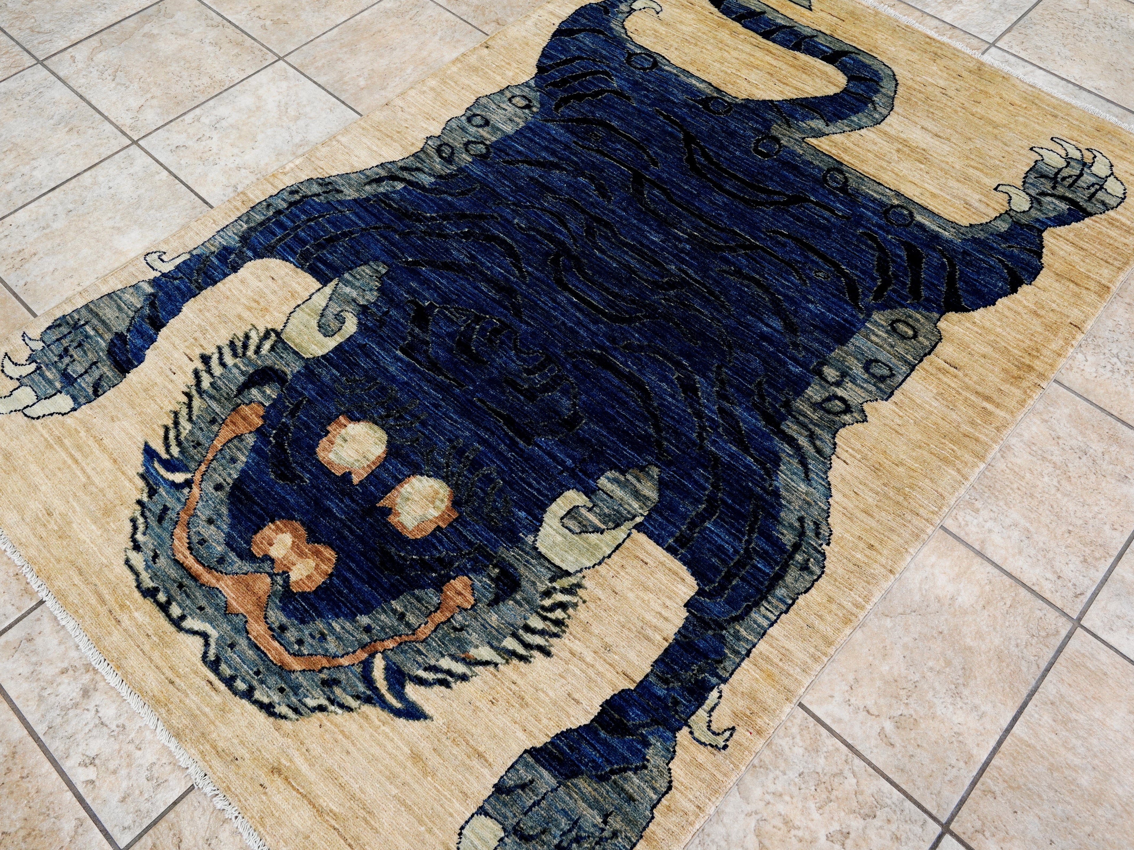 4x6 Ft Blue Tiger Rug - Hand Knotted Wool Rug
