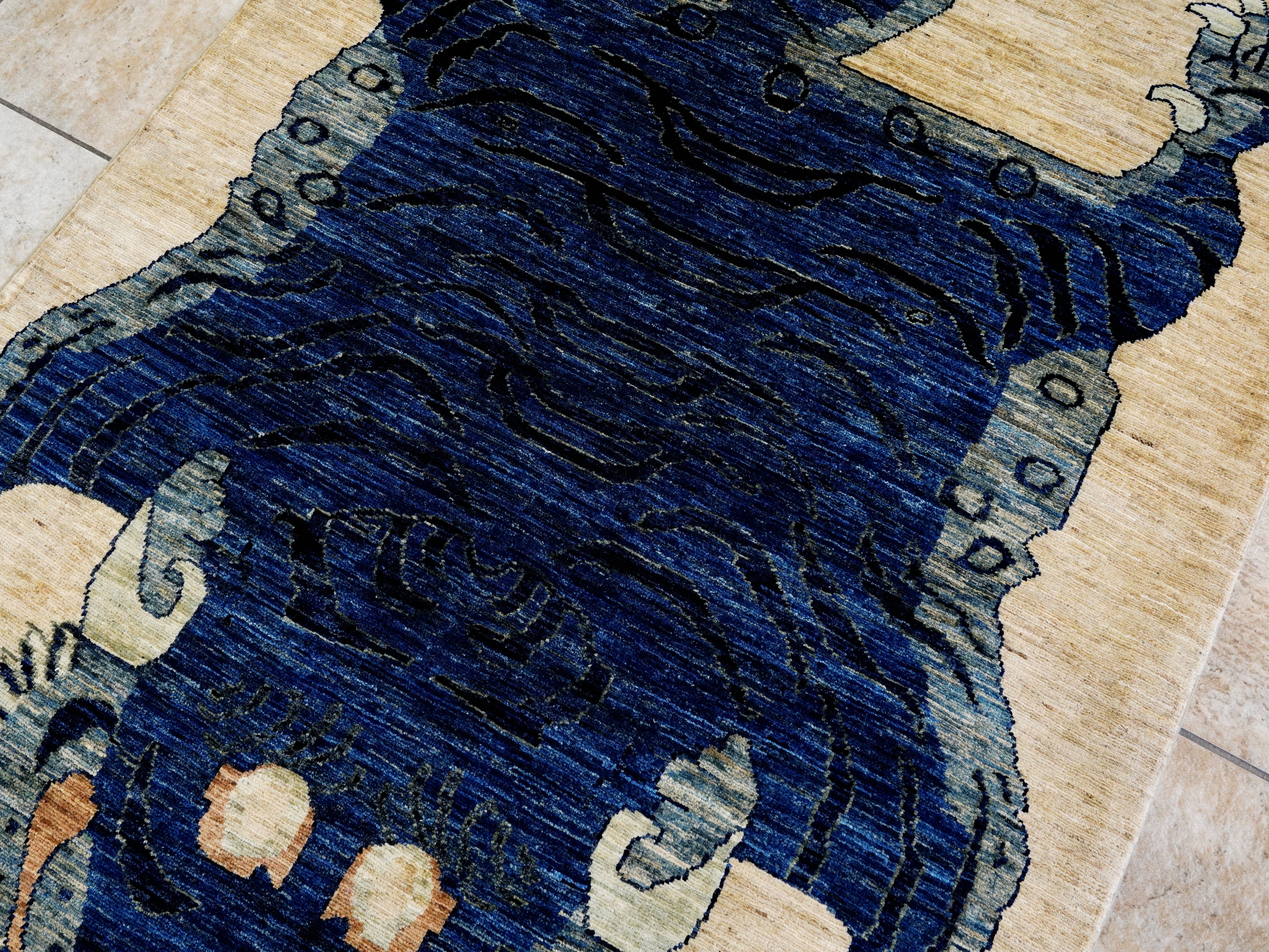 4x6 Ft Blue Tiger Rug - Hand Knotted Wool Rug