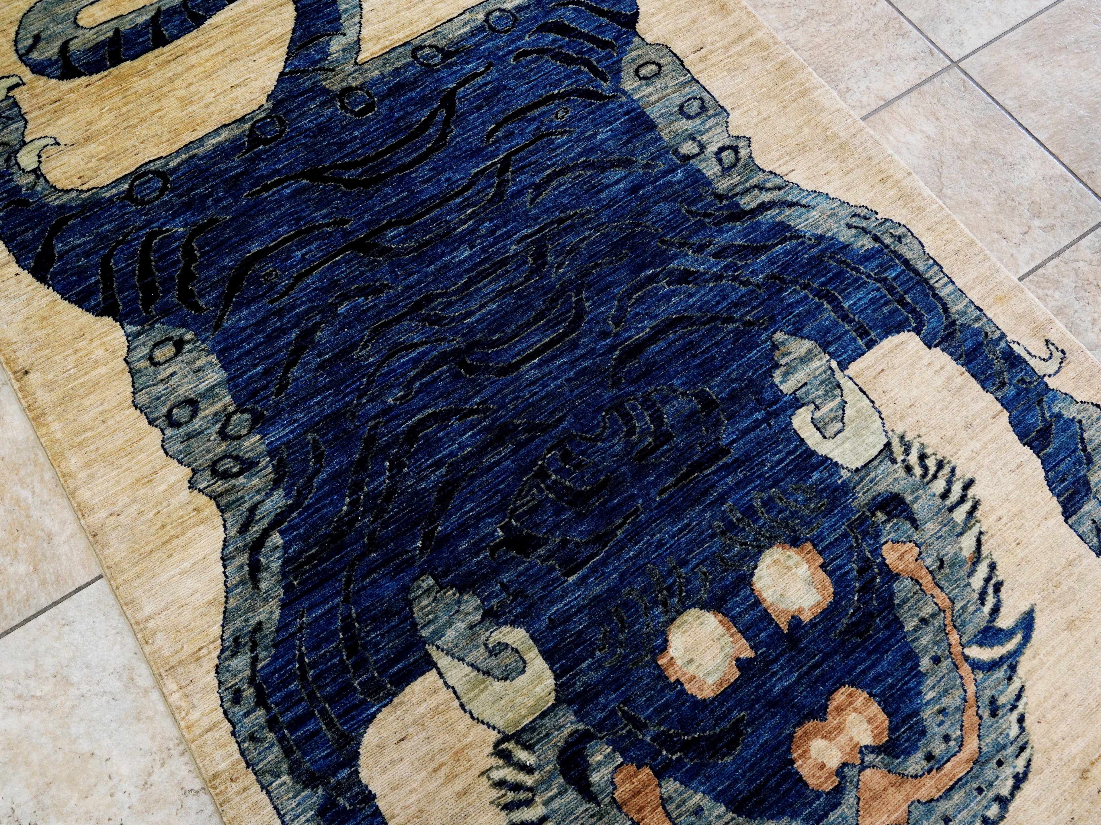 4x6 Ft Blue Tiger Rug - Hand Knotted Wool Rug