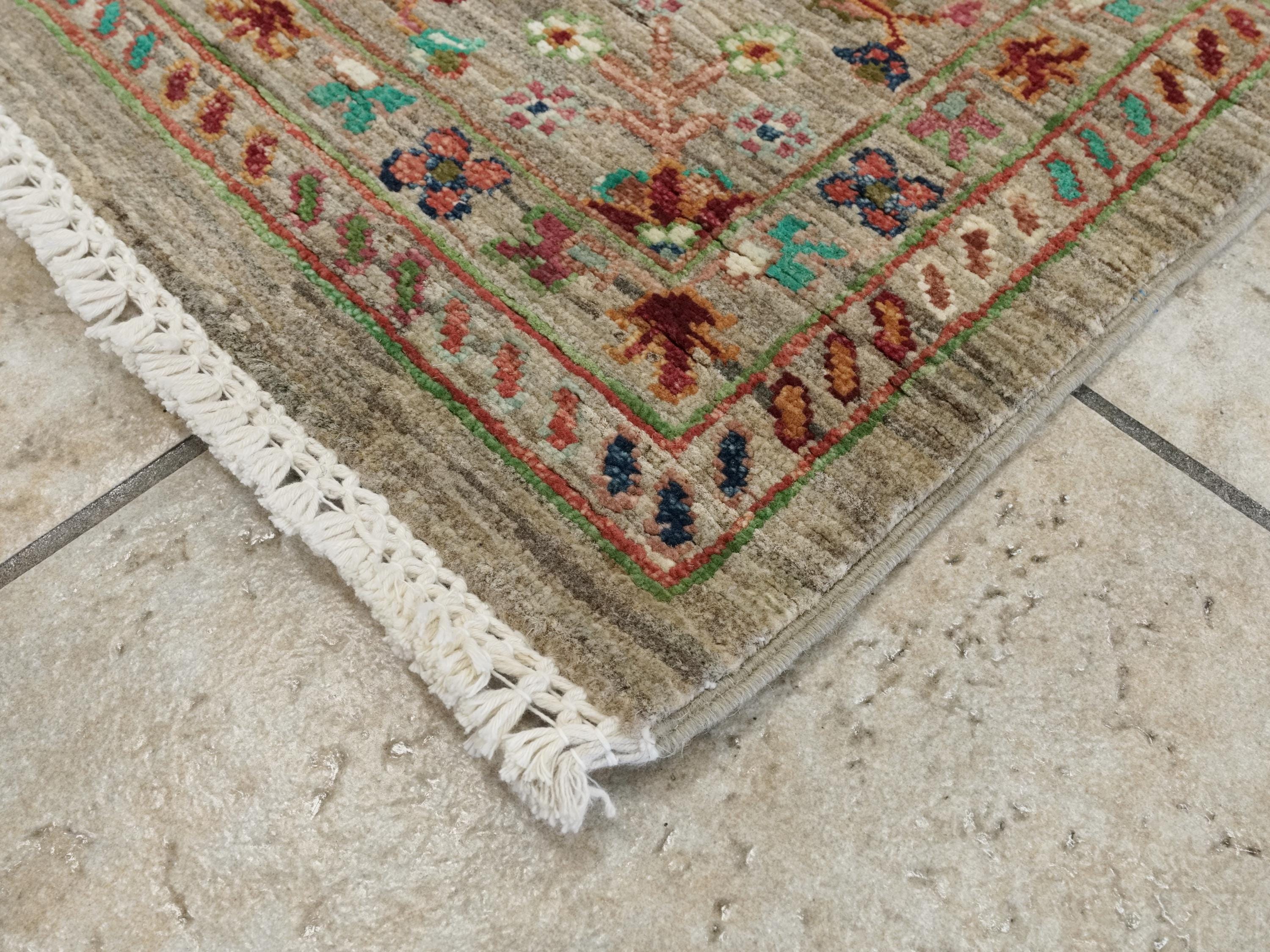 5x7 Ft Brown Serapi Rug - Hand Knotted Oriental Rug - Floral Design