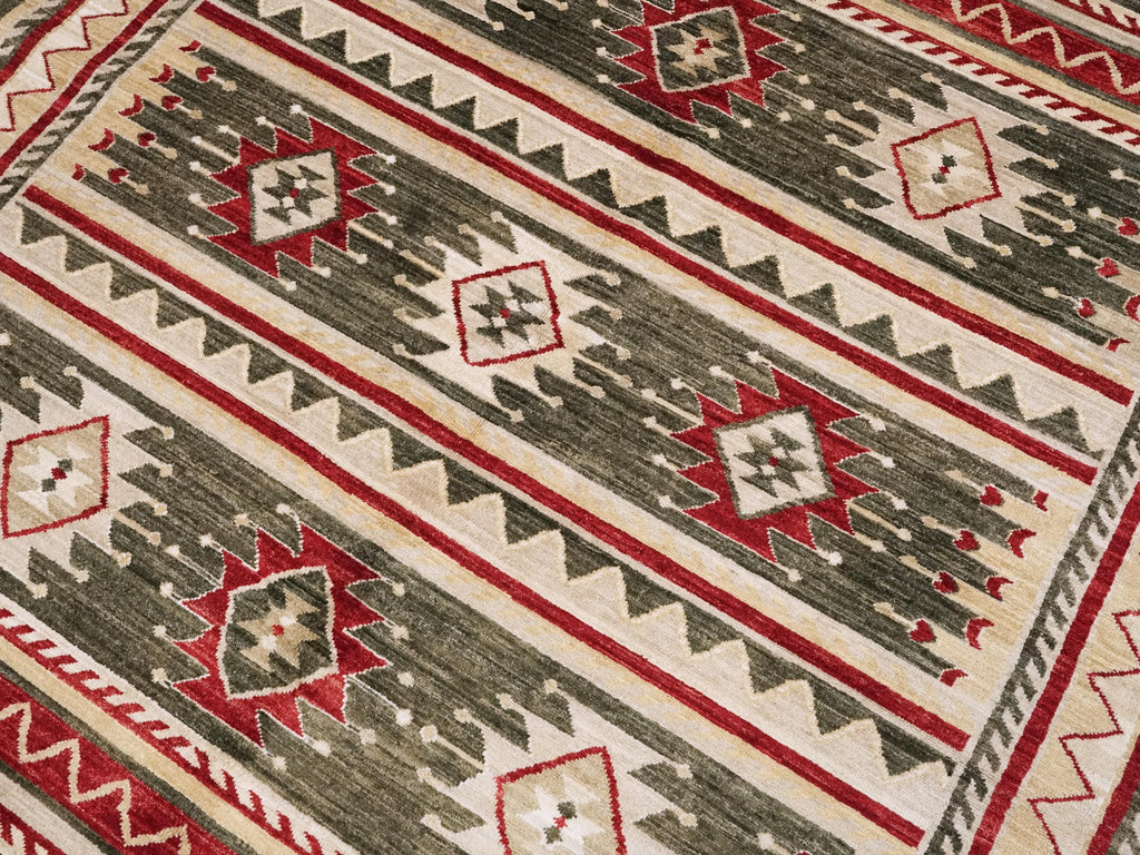6x9 Ft Green & Red Heriz Rug - Oriental Area Rug - Persian Design