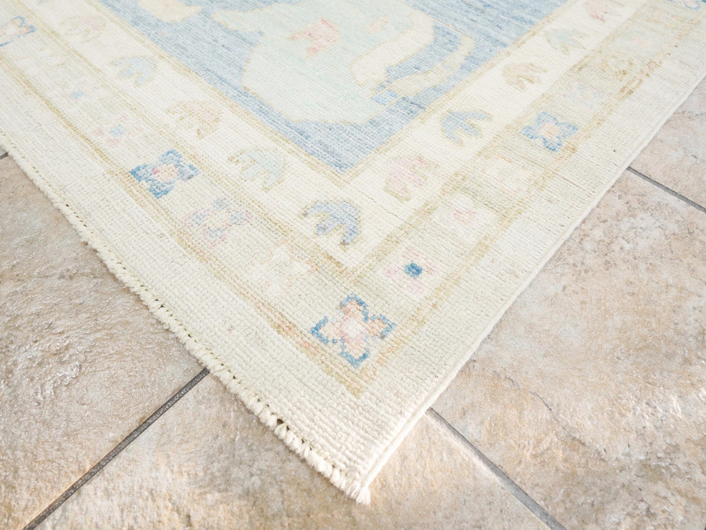 12x15 Ft Muted Ushak Rug - Traditional Wool Area Rug - White & Blue Turkish design