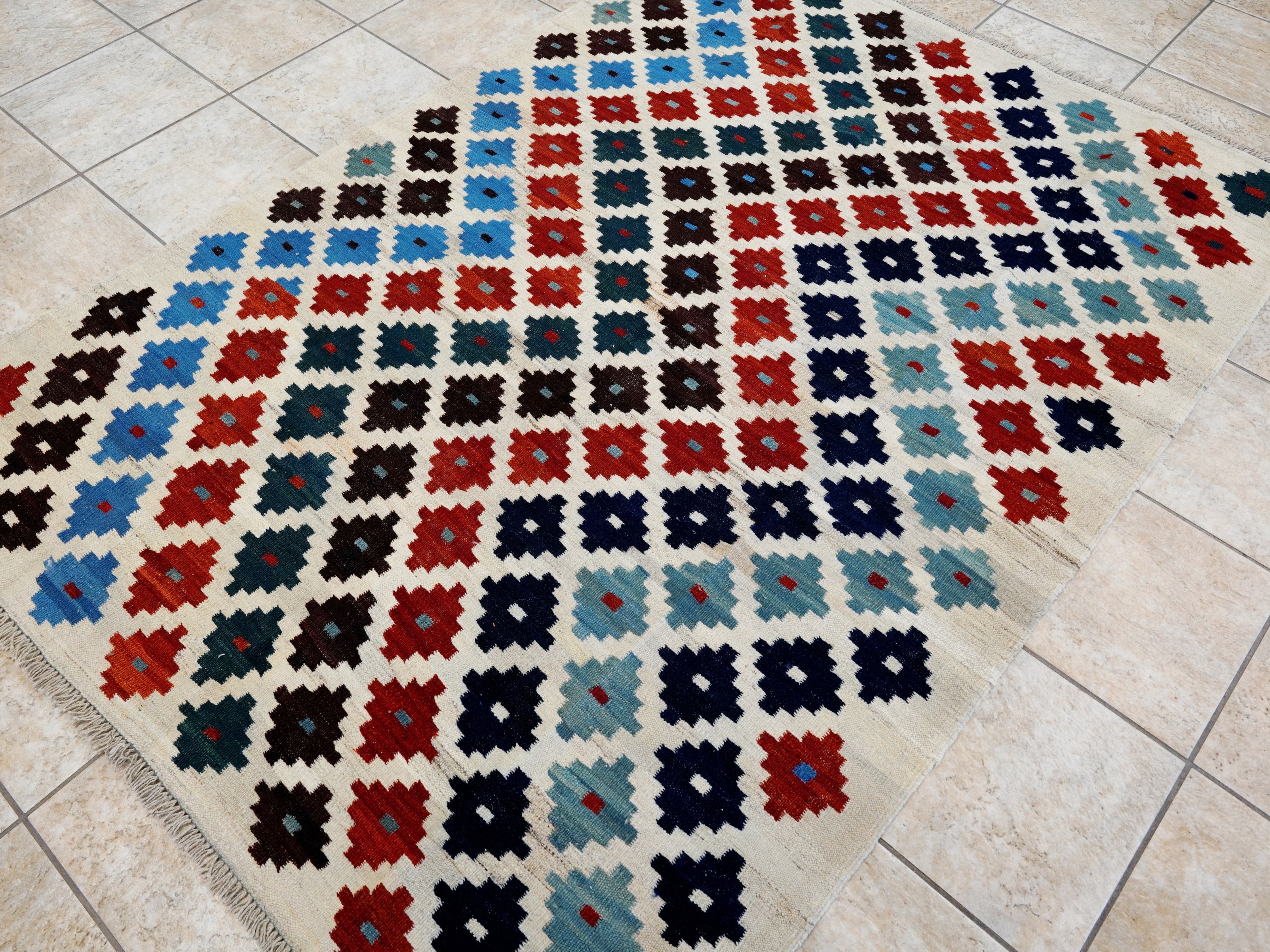 5x7 Ft Beige Kilim Rug - Handwoven Afghan Flat Weave