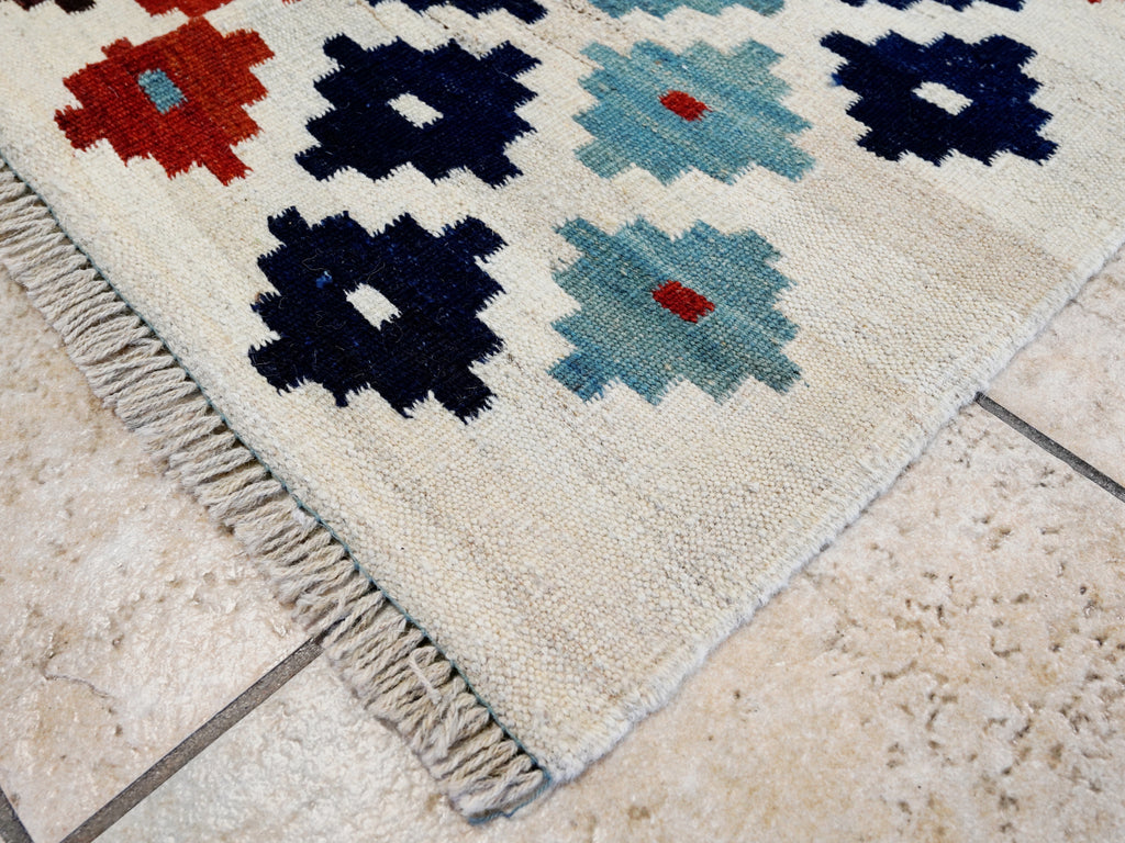 5x7 Ft Beige Kilim Rug - Handwoven Afghan Flat Weave