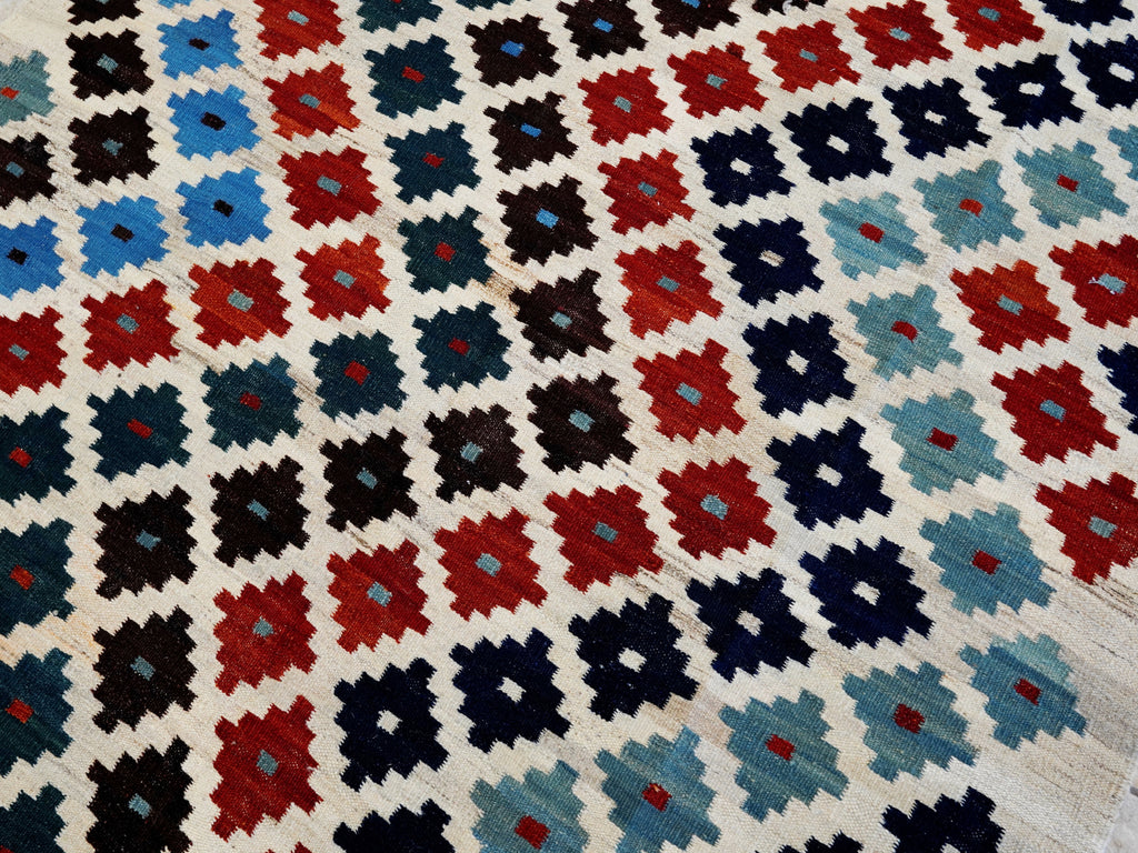 5x7 Ft Beige Kilim Rug - Handwoven Afghan Flat Weave