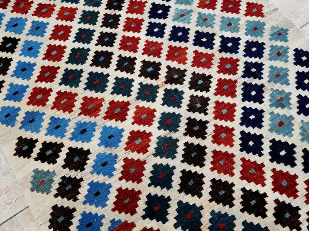 5x7 Ft Beige Kilim Rug - Handwoven Afghan Flat Weave